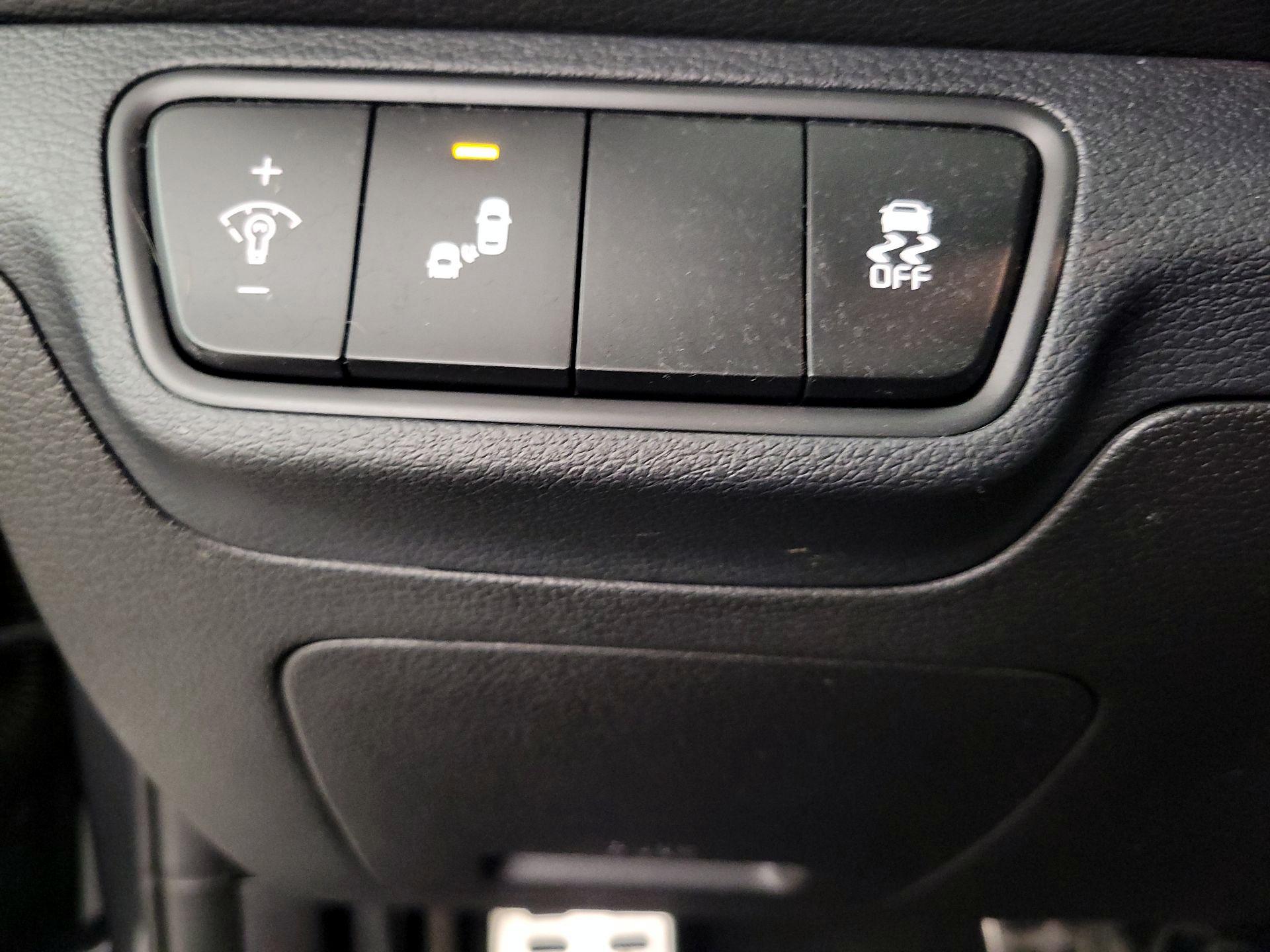 Thumbnail: 2022 Kia Forte - 13