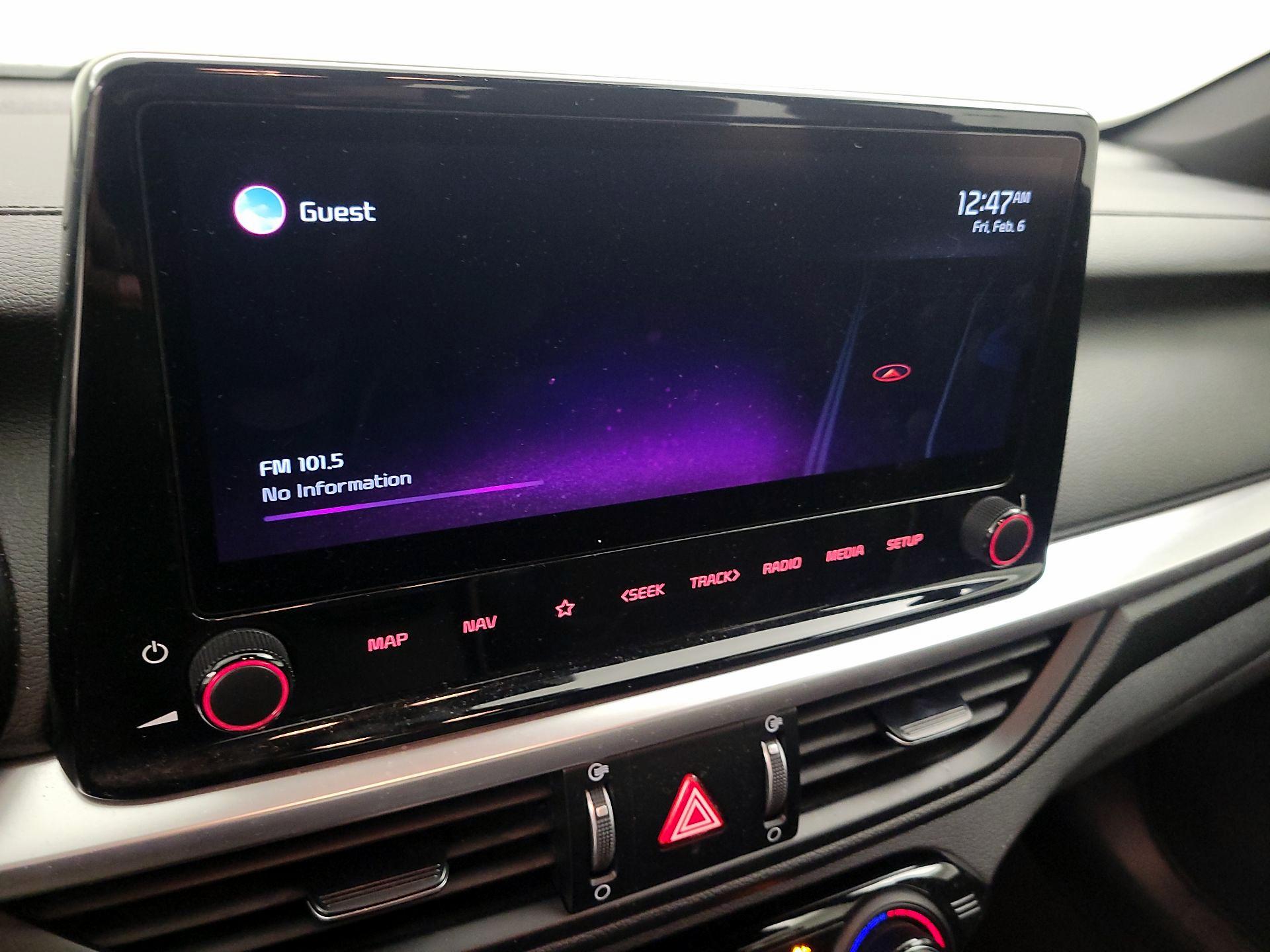 Thumbnail: 2022 Kia Forte - 16