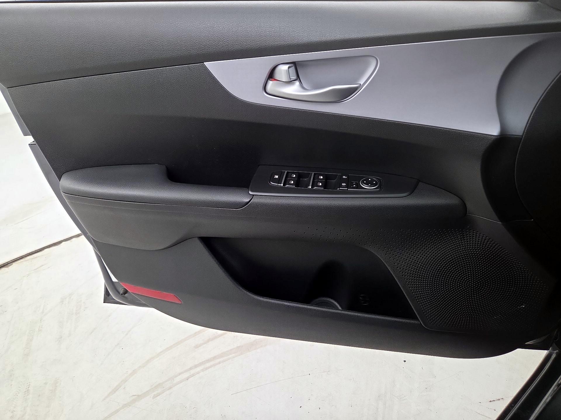 Thumbnail: 2024 Kia Forte - 12