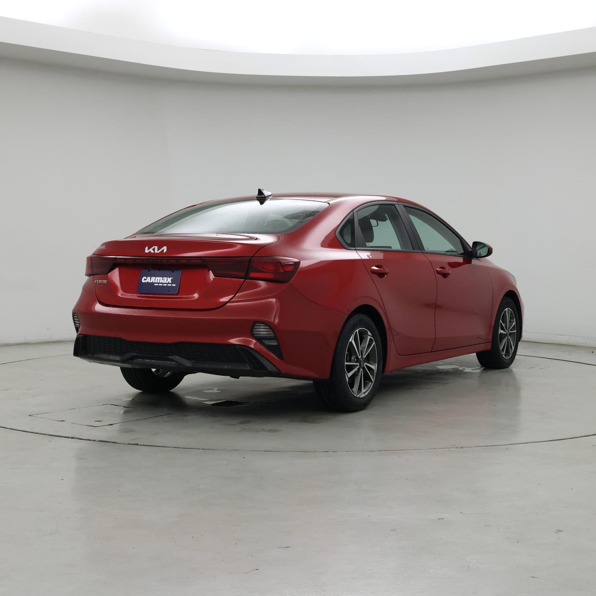 Thumbnail: 2023 Kia Forte - 8