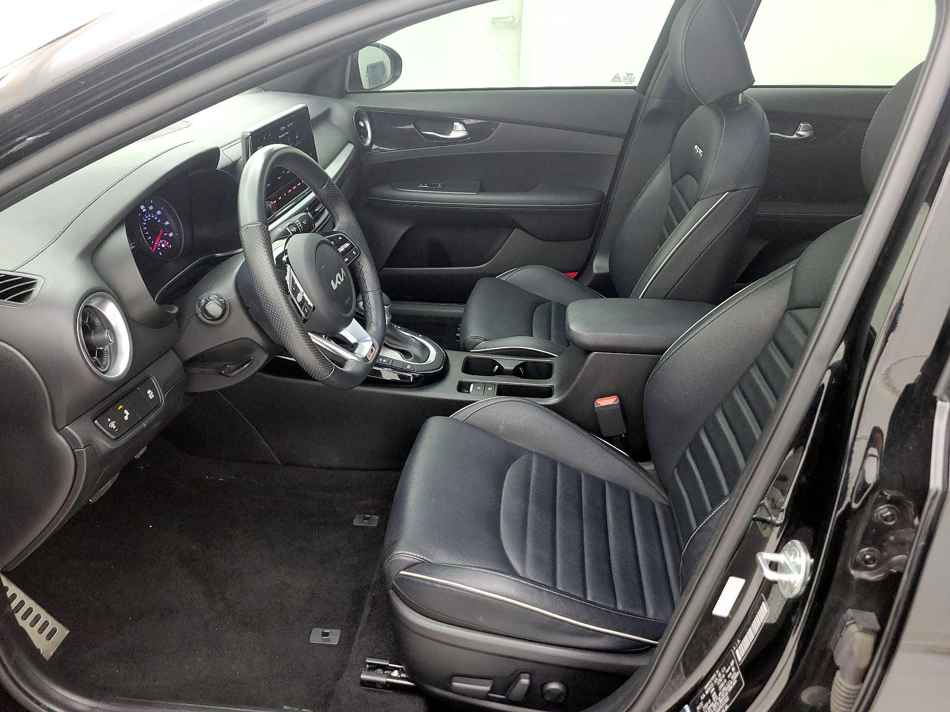 Thumbnail: 2023 Kia Forte - 11