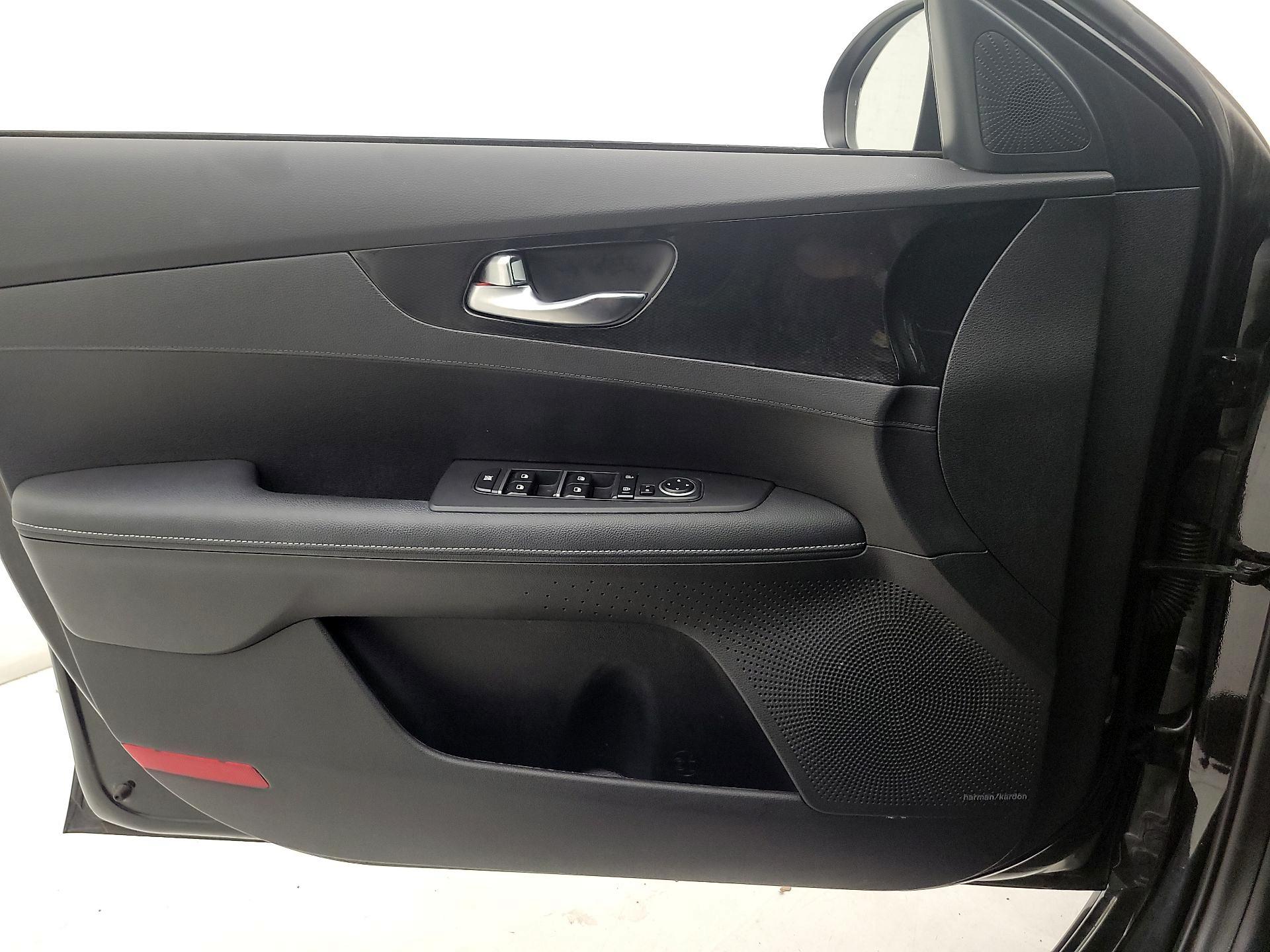 Thumbnail: 2023 Kia Forte - 12