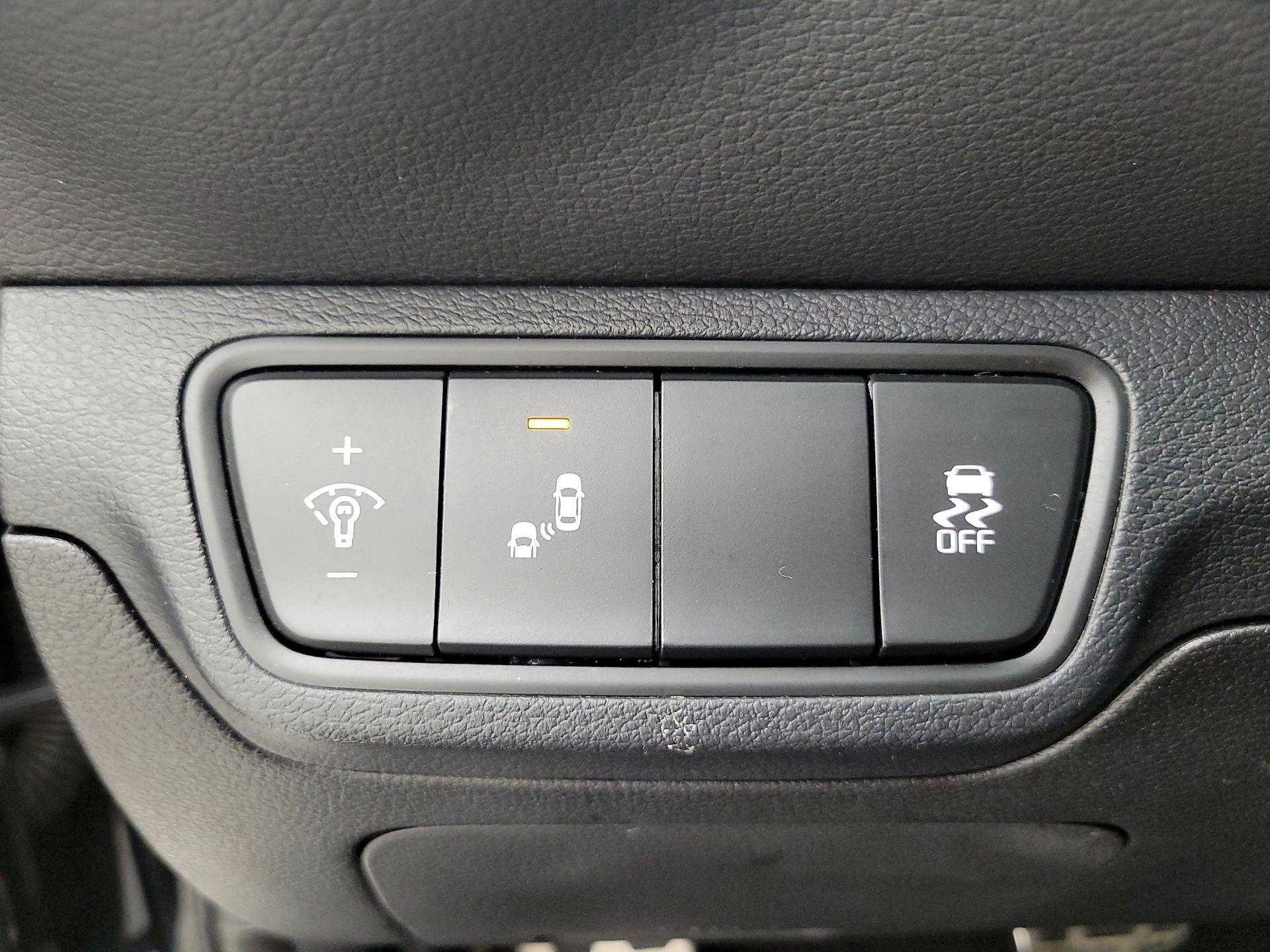 Thumbnail: 2023 Kia Forte - 13