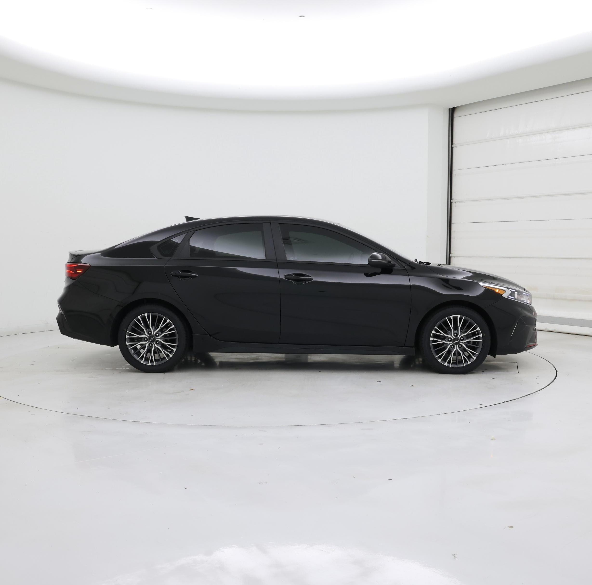 Thumbnail: 2023 Kia Forte - 7