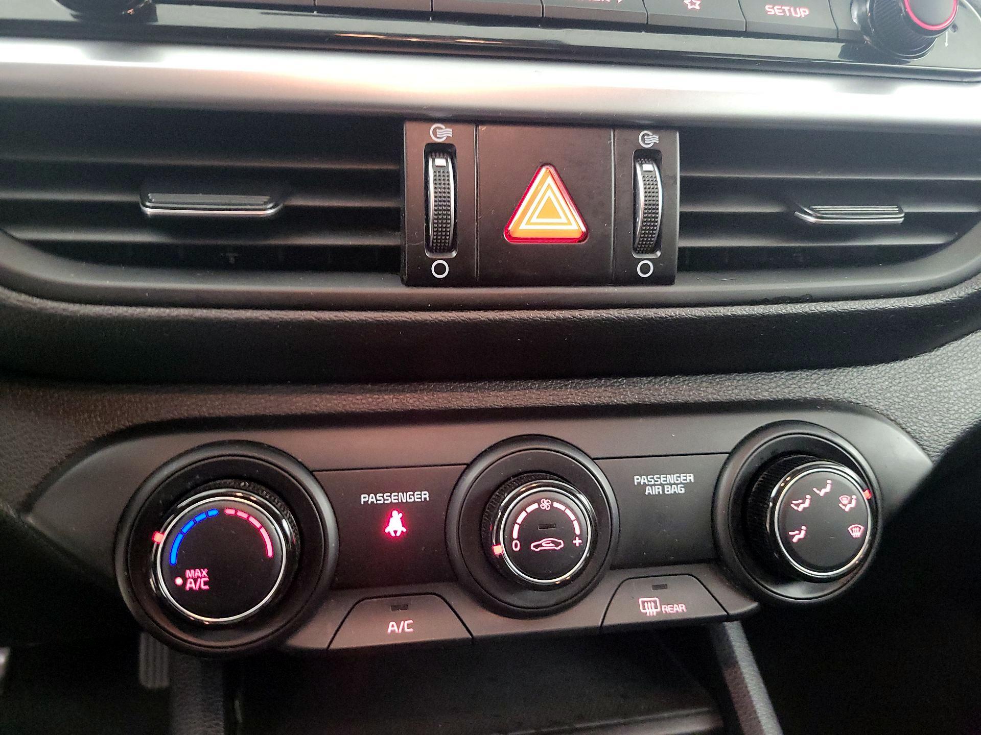 Thumbnail: 2024 Kia Forte - 16