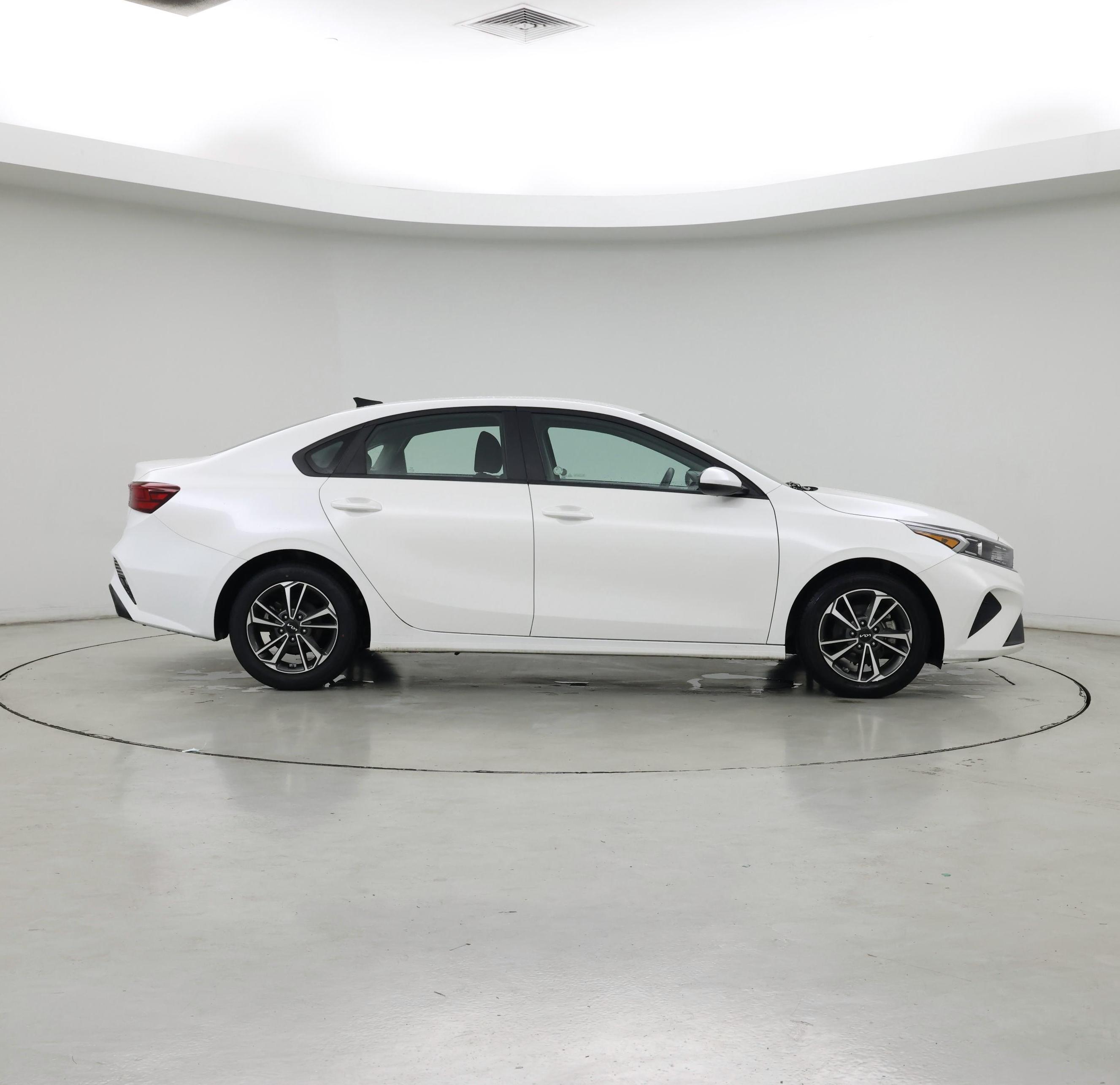 Thumbnail: 2024 Kia Forte - 7