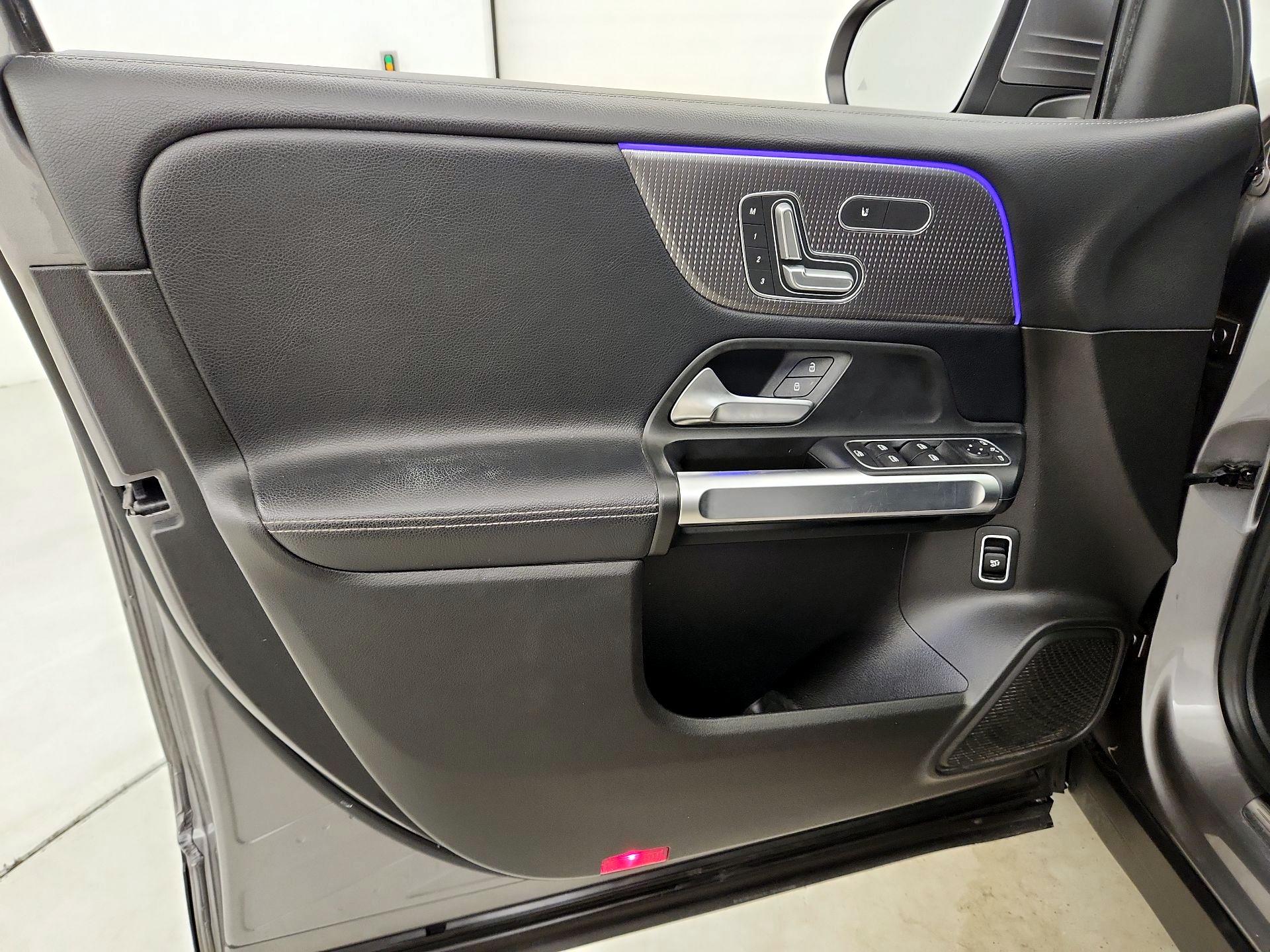 Thumbnail: 2020 Mercedes-Benz GLB - 12