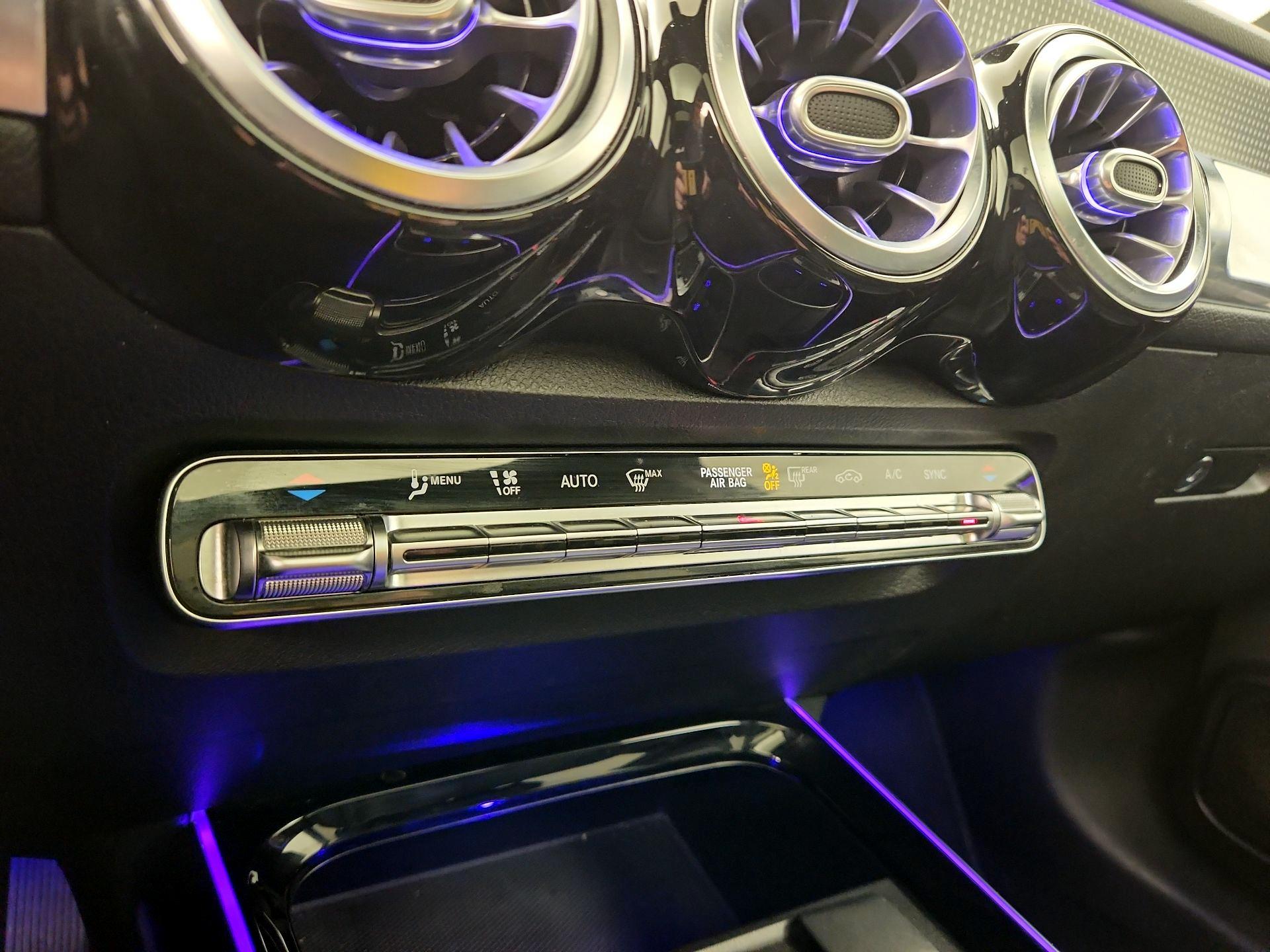 Thumbnail: 2020 Mercedes-Benz GLB - 16