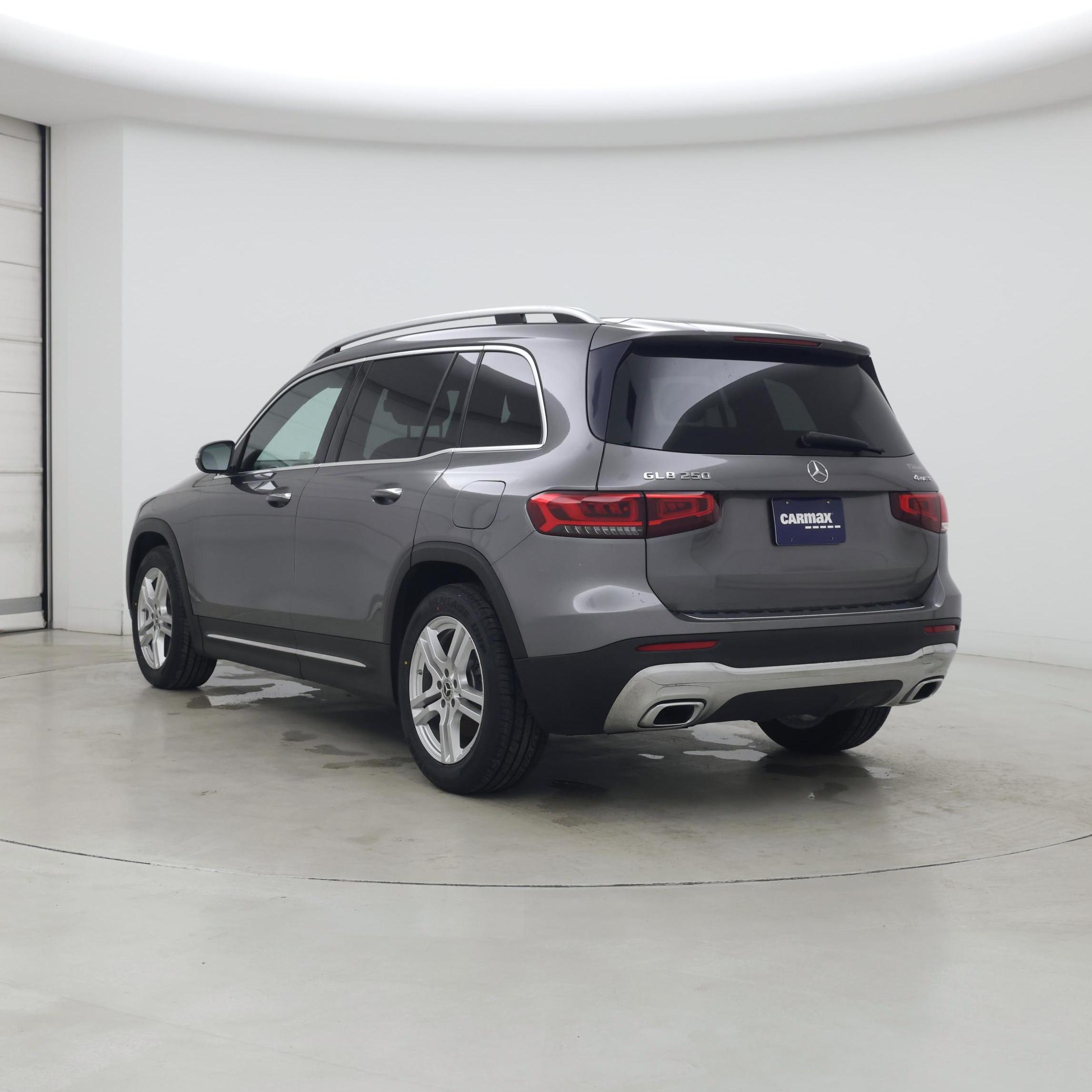 Thumbnail: 2020 Mercedes-Benz GLB - 2