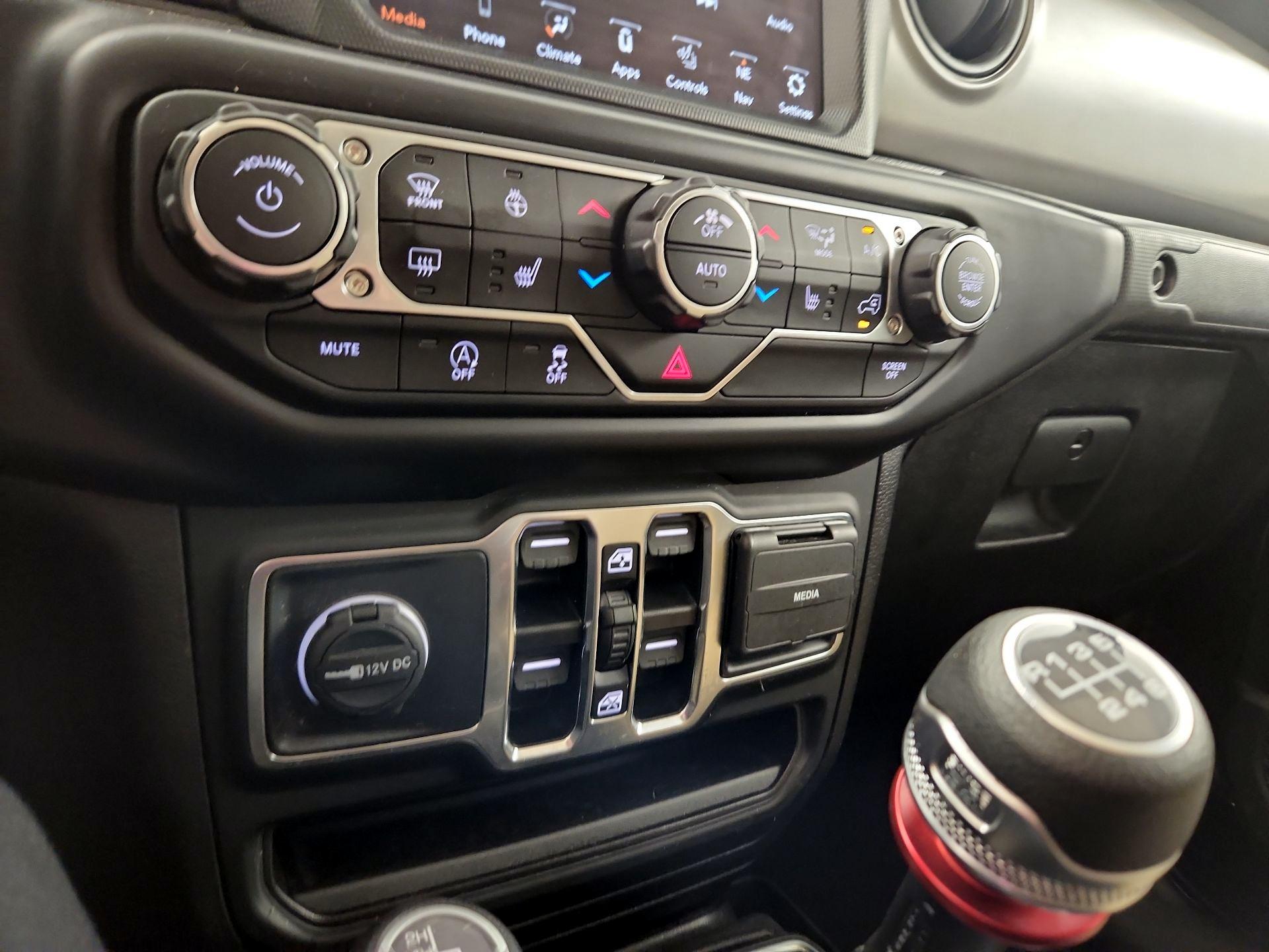 Thumbnail: 2021 Jeep Gladiator - 17