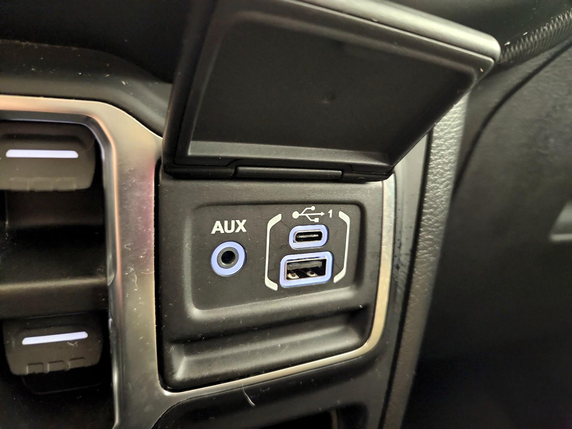 Thumbnail: 2021 Jeep Gladiator - 19