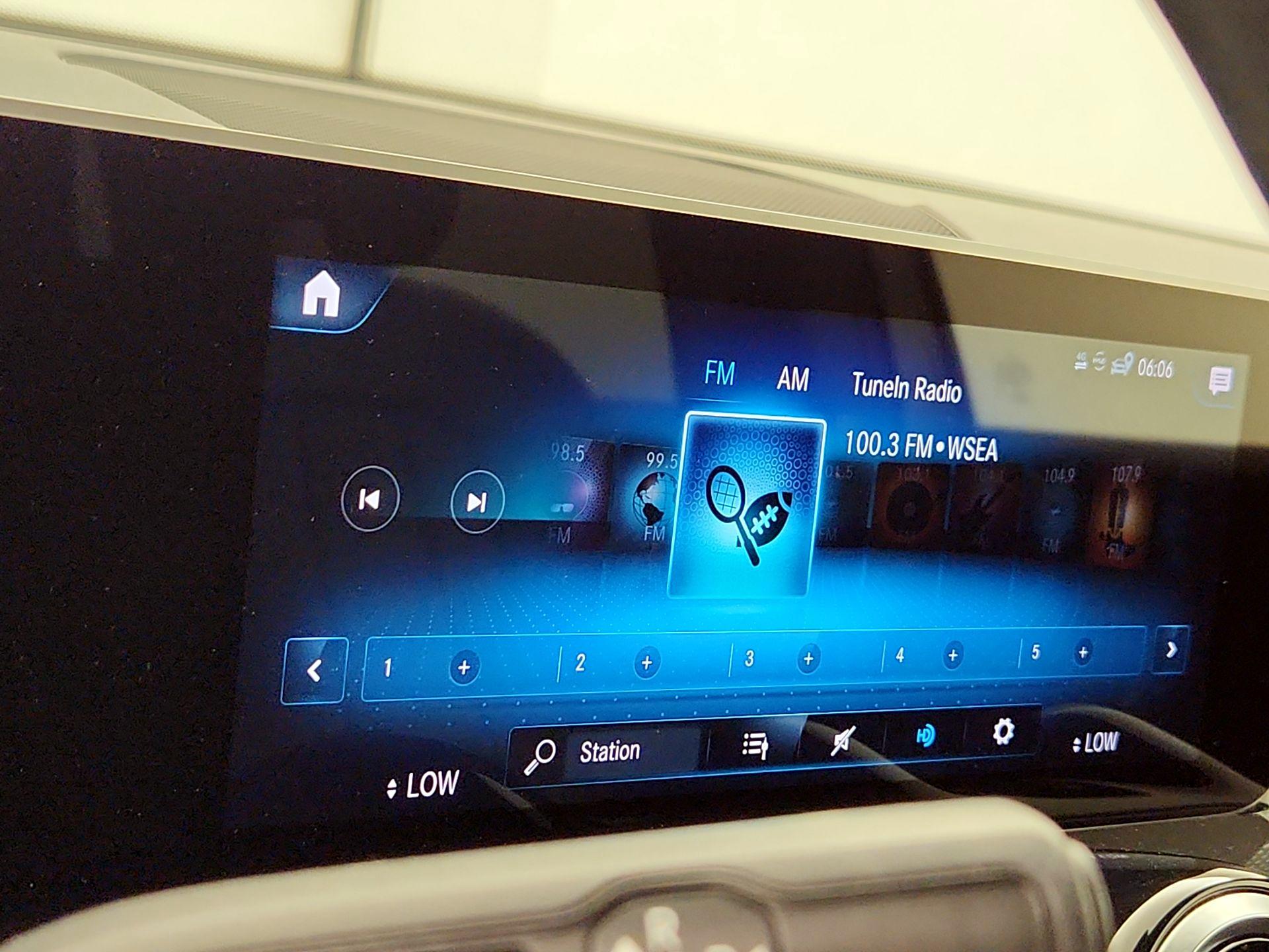 Thumbnail: 2021 Mercedes-Benz GLB - 13