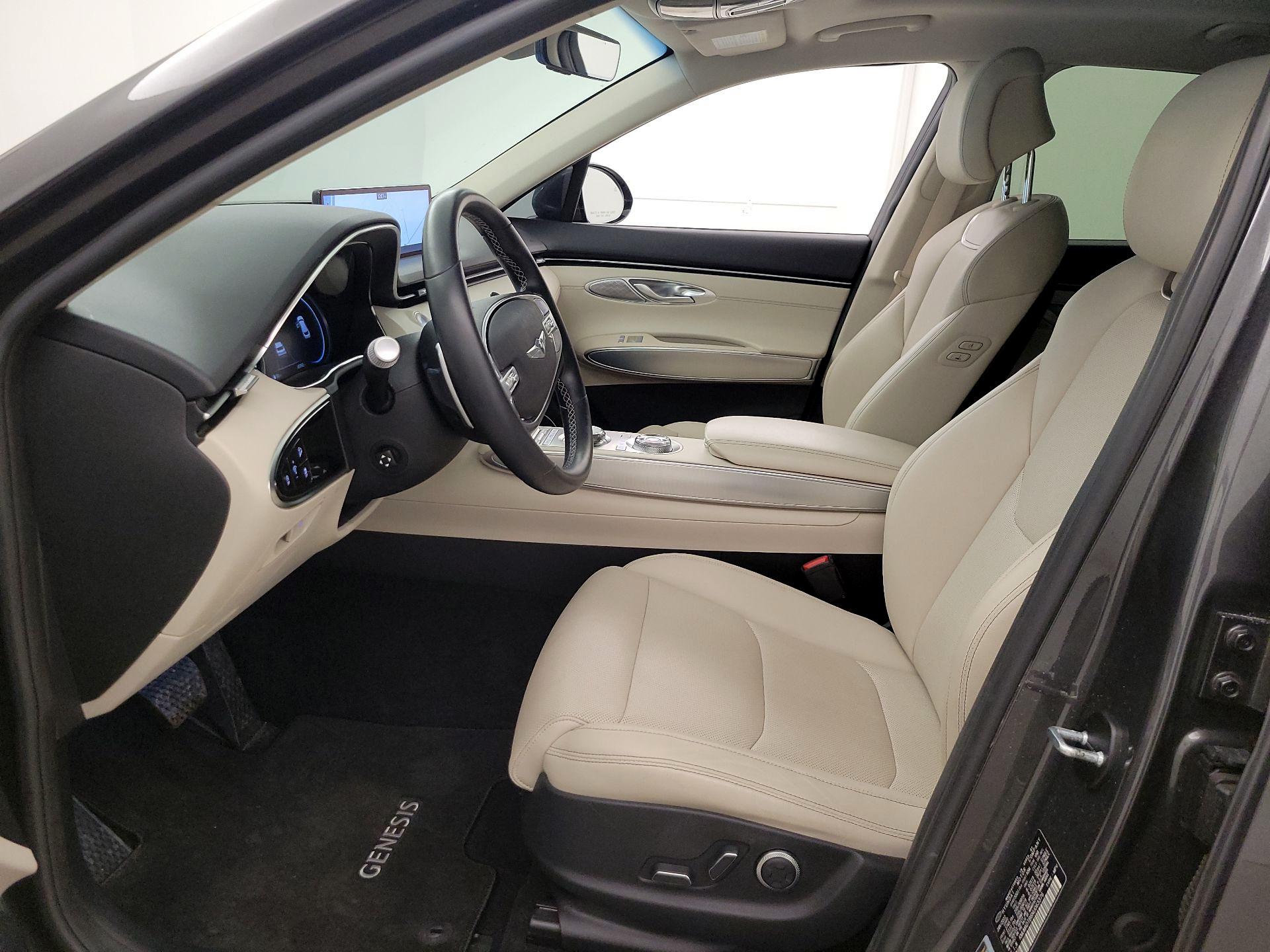 Thumbnail: 2022 Genesis GV70 - 11