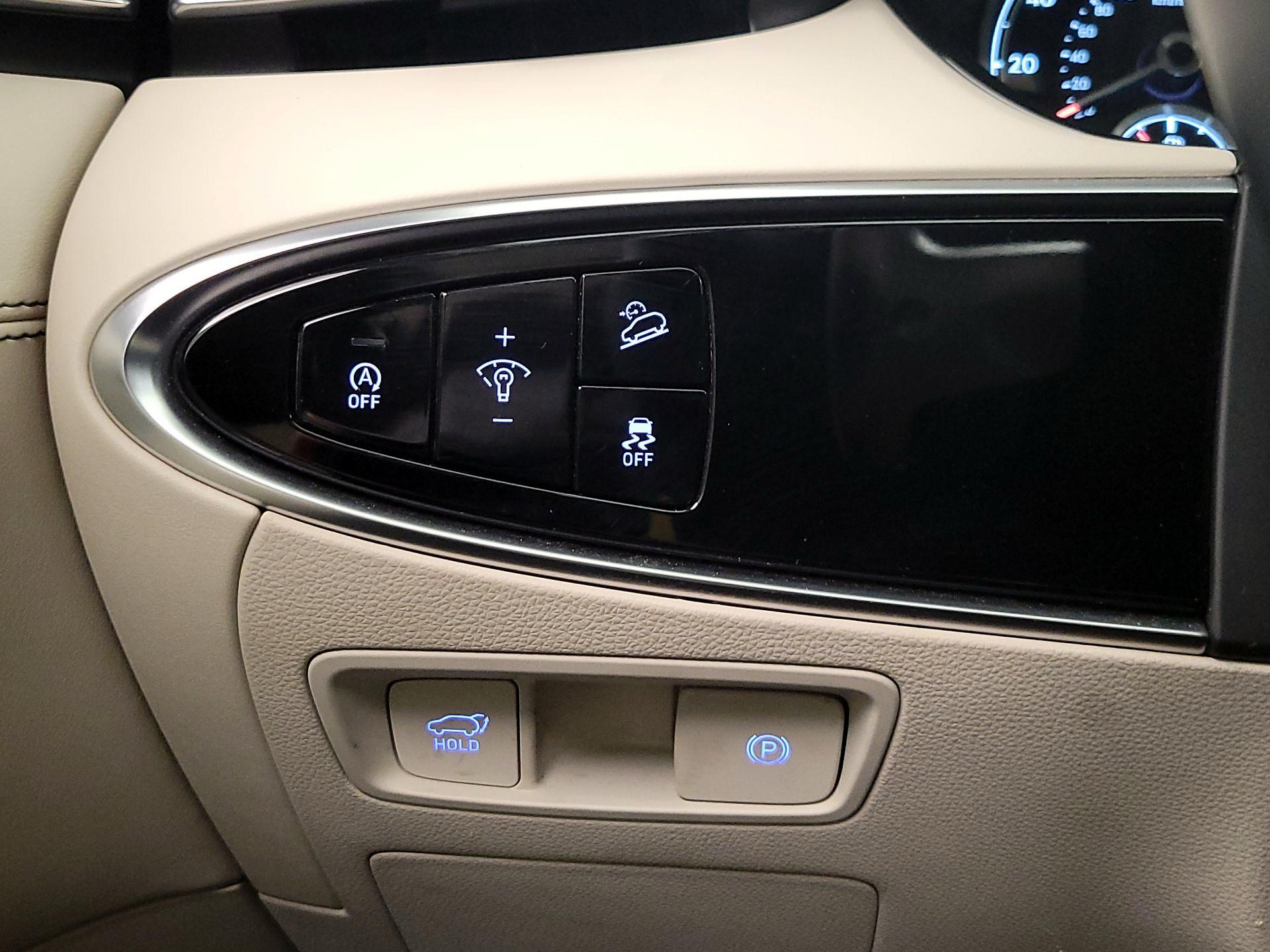 Thumbnail: 2022 Genesis GV70 - 13