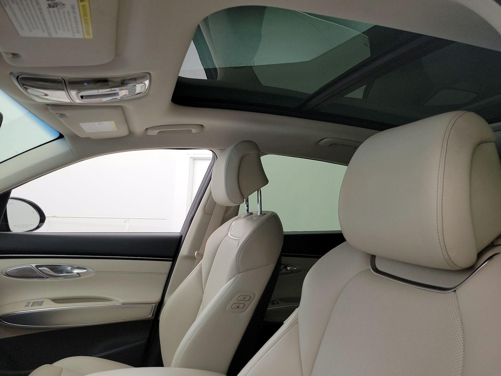 Thumbnail: 2022 Genesis GV70 - 20