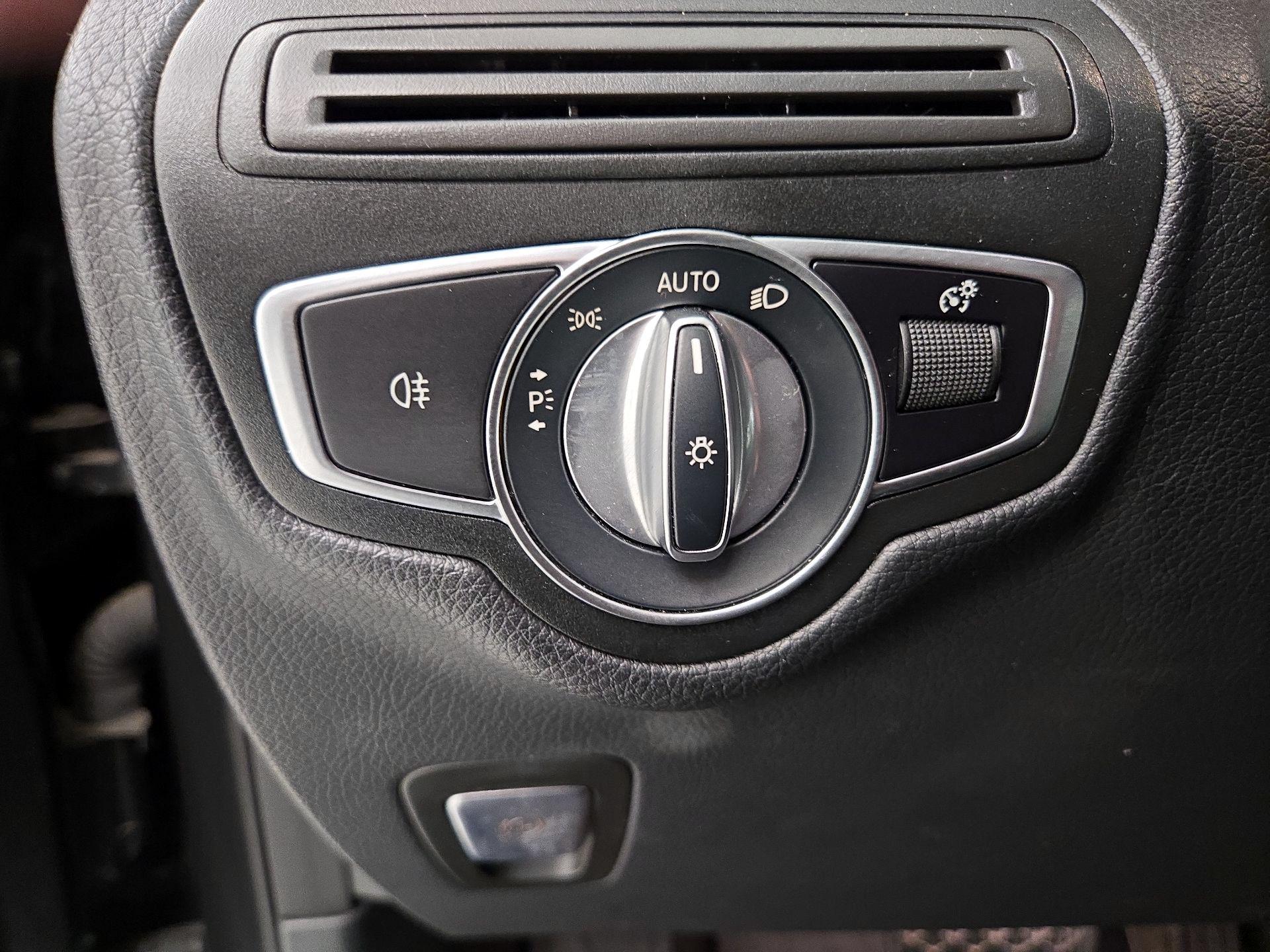 Thumbnail: 2021 Mercedes-Benz GLC - 13