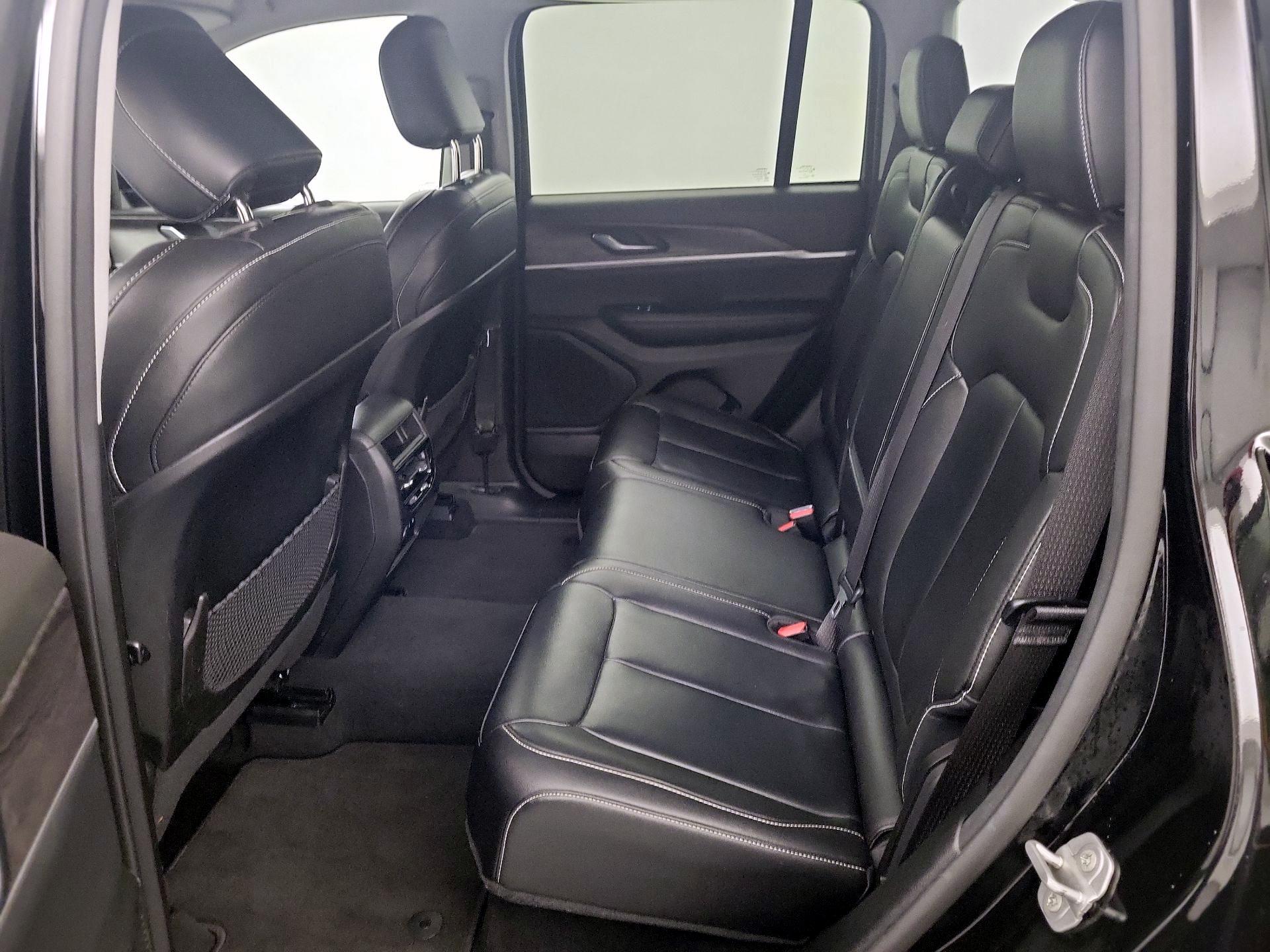 Thumbnail: 2023 Jeep Grand Cherokee - 18