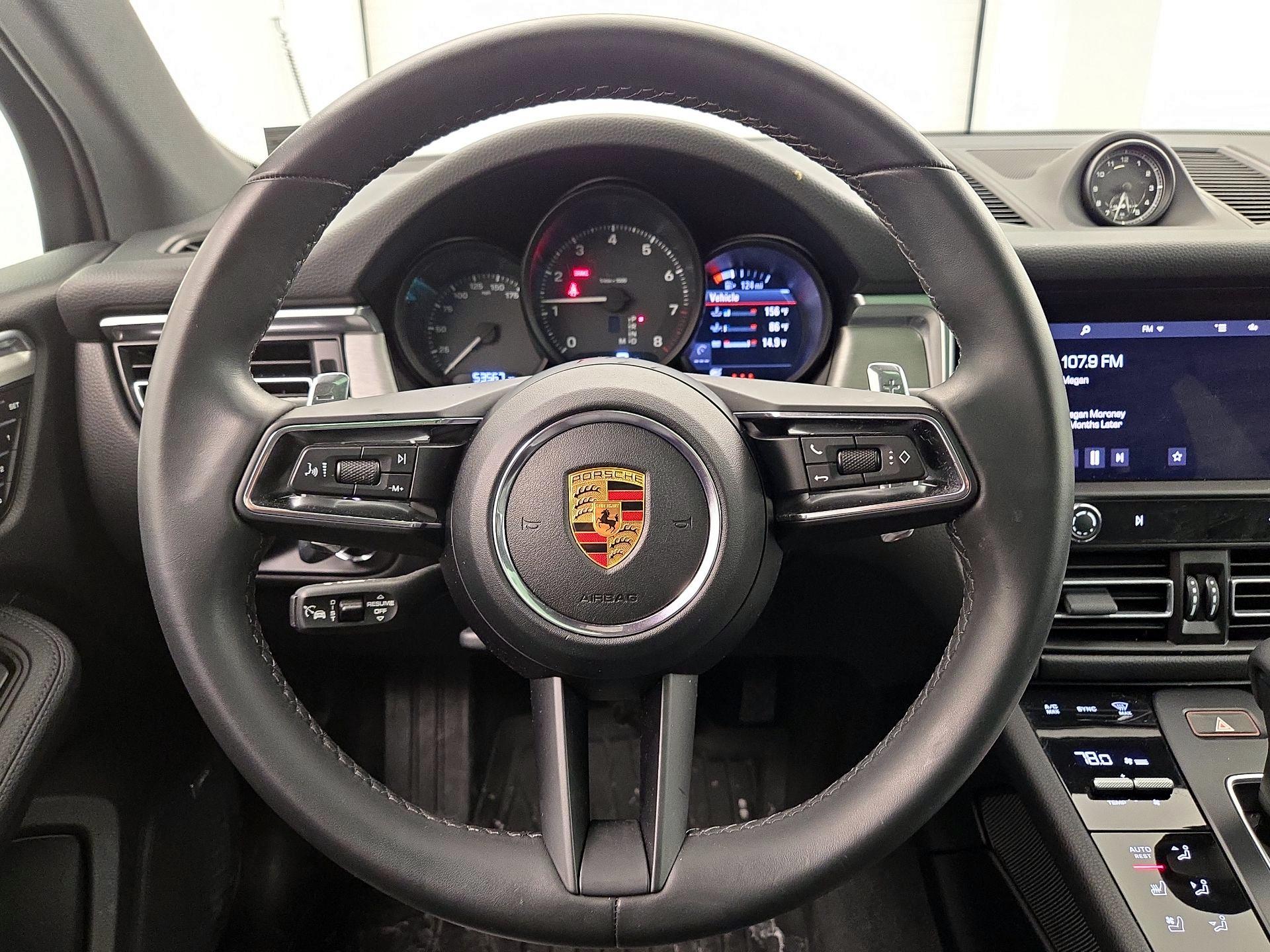 Thumbnail: 2023 Porsche Macan - 10