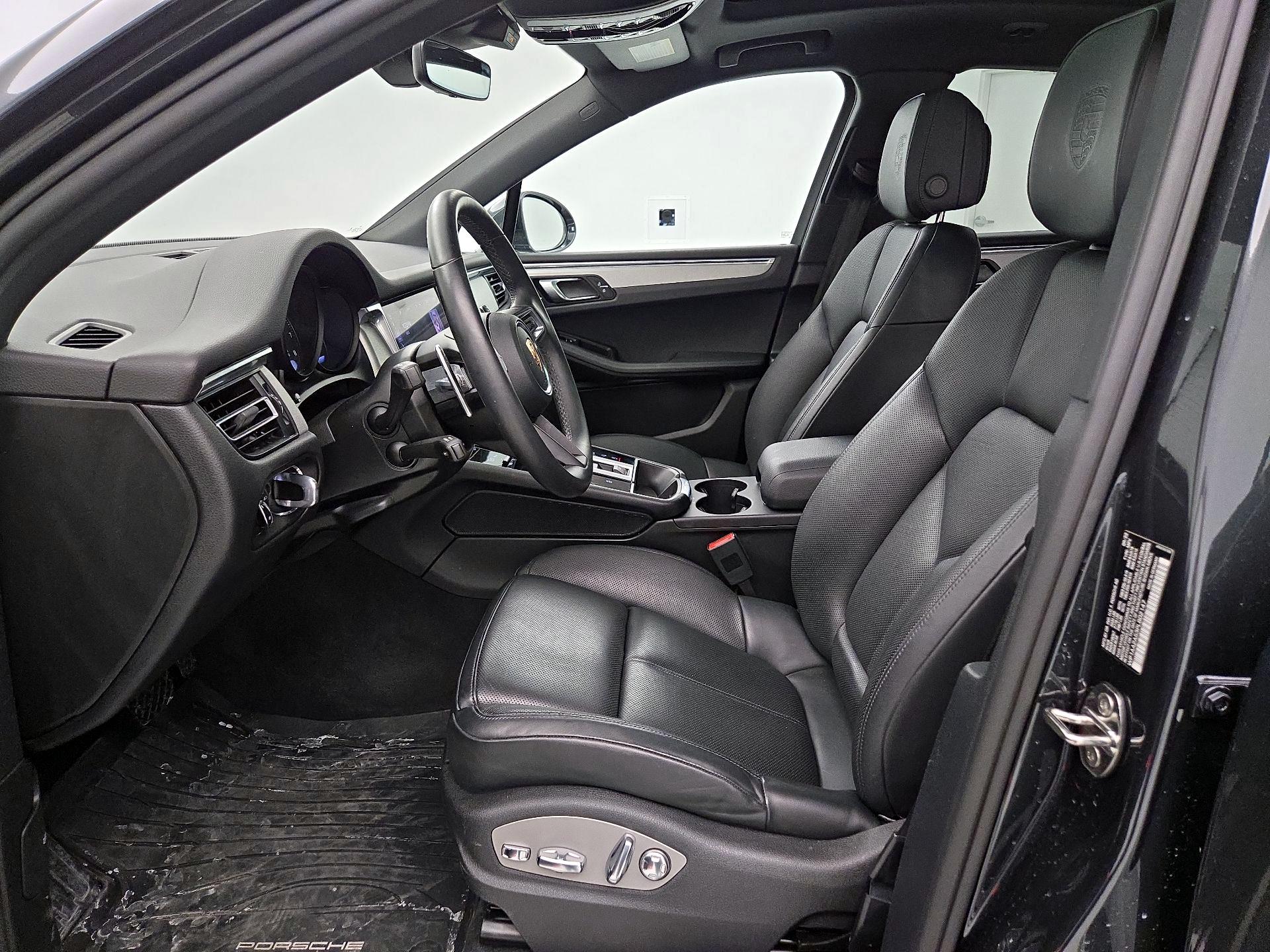 Thumbnail: 2023 Porsche Macan - 11