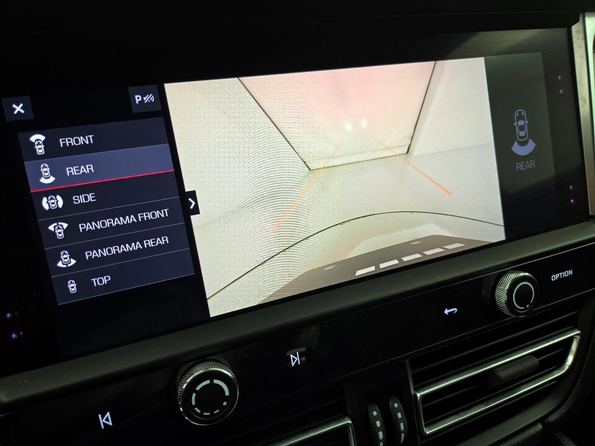 Thumbnail: 2023 Porsche Macan - 15