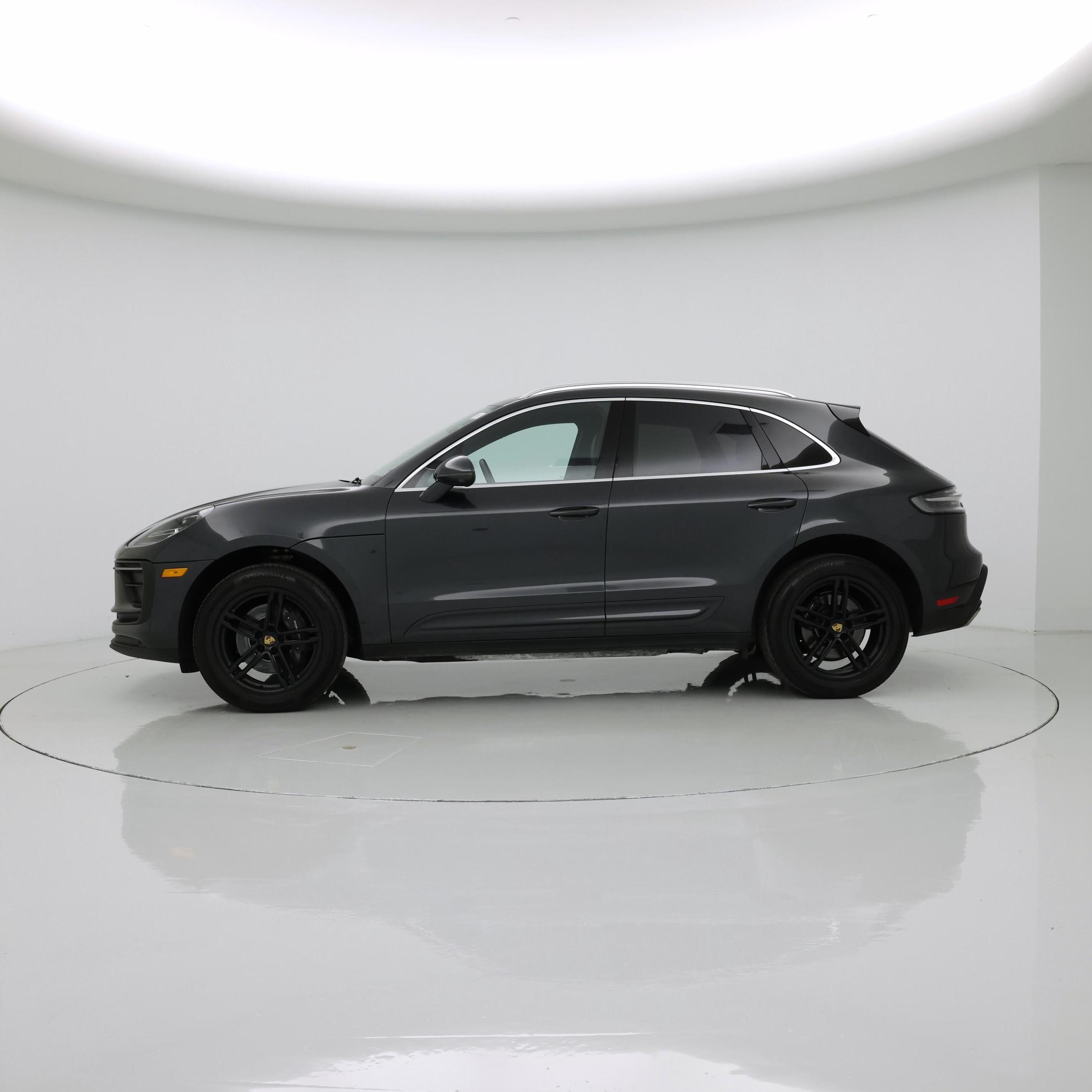 Thumbnail: 2023 Porsche Macan - 3