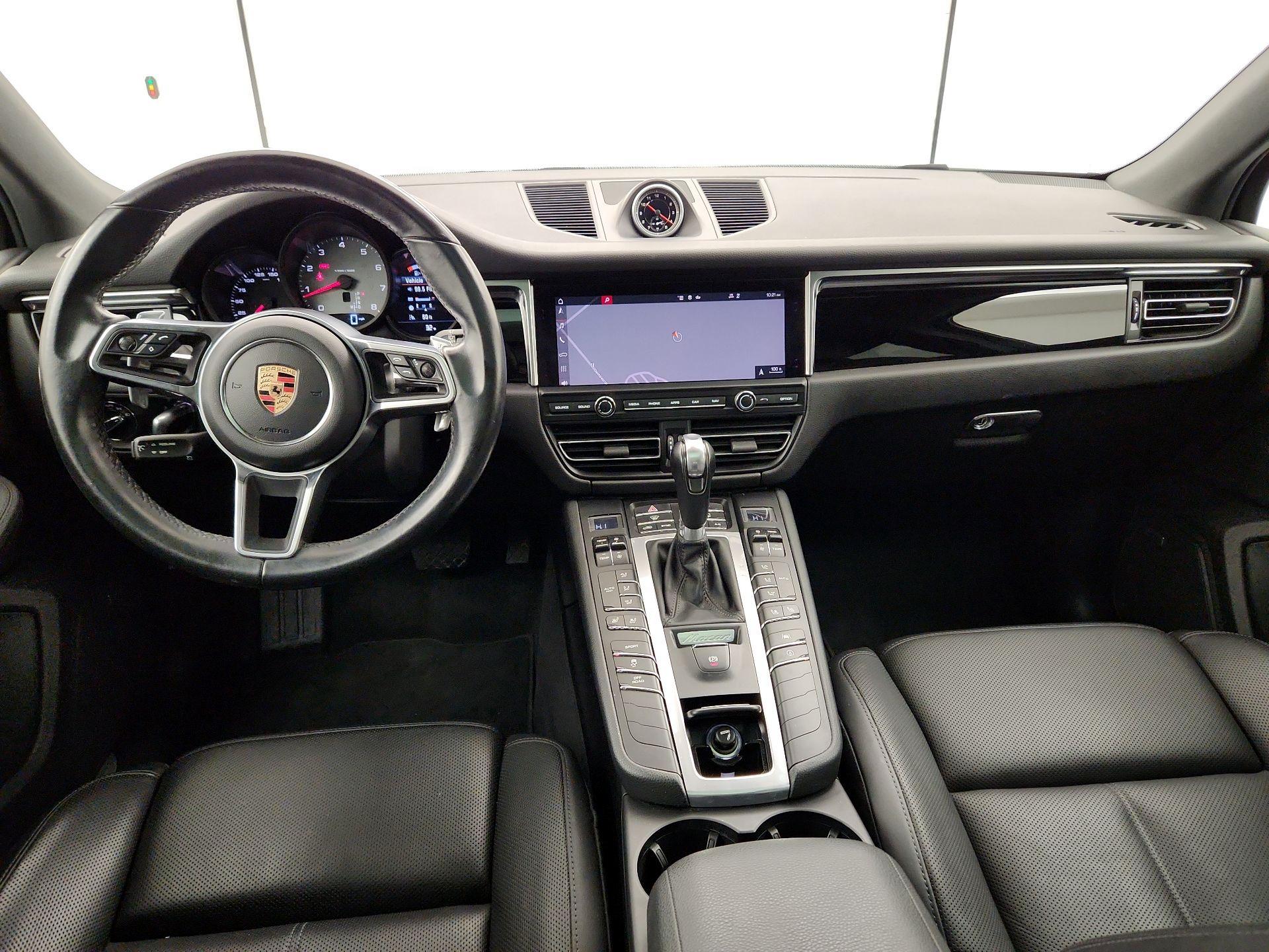 Thumbnail: 2020 Porsche Macan - 8