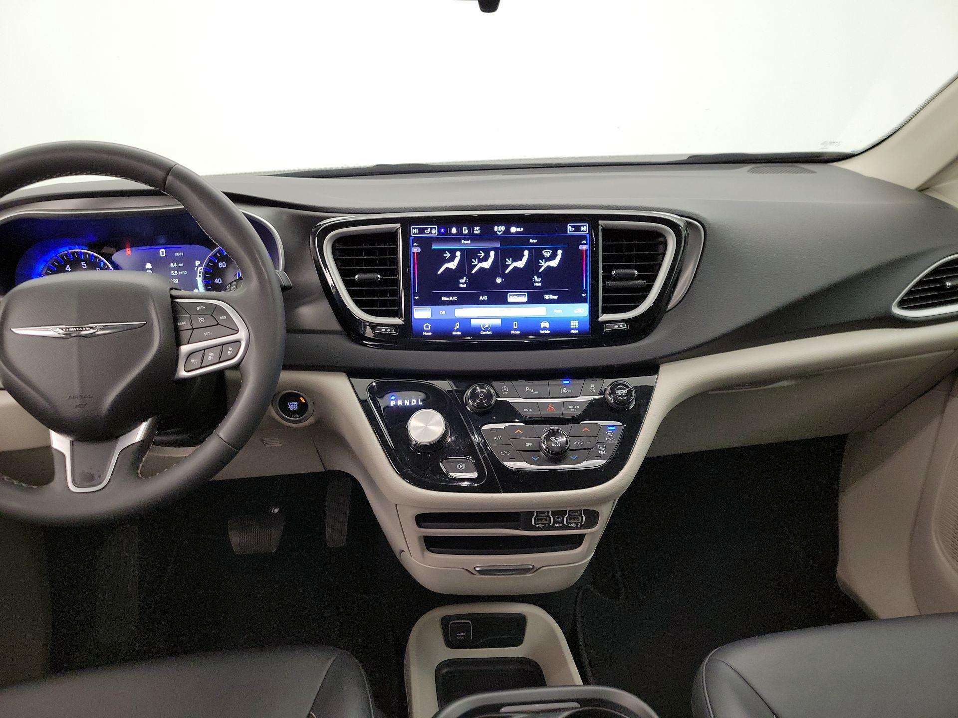 Thumbnail: 2024 Chrysler Pacifica - 9