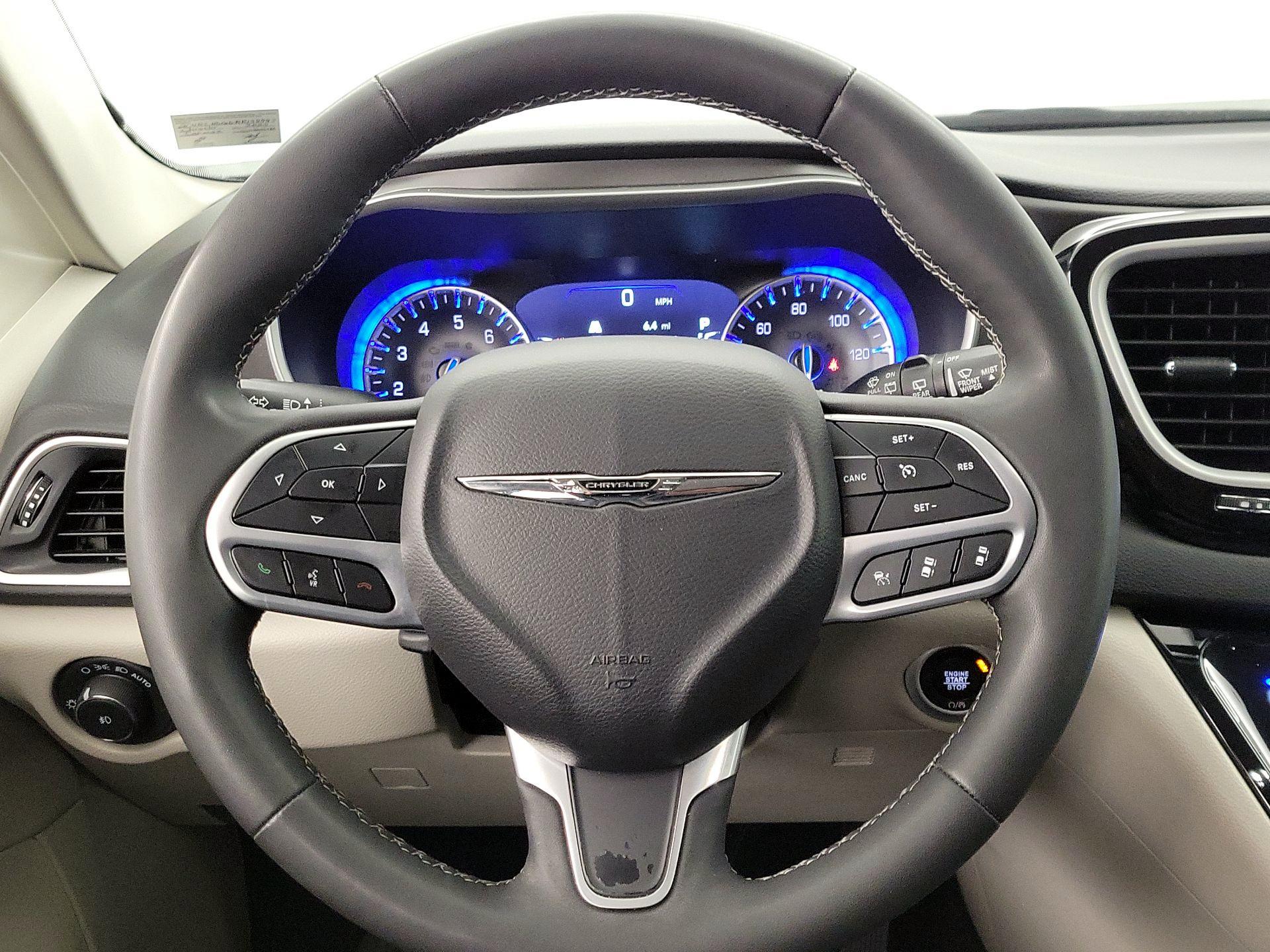 Thumbnail: 2024 Chrysler Pacifica - 10