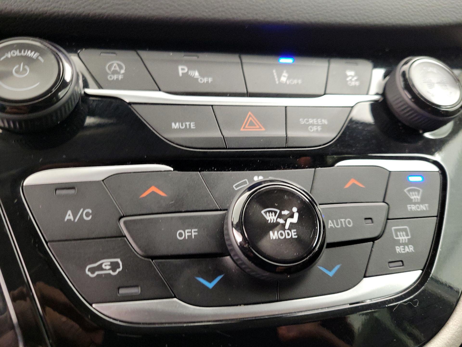 Thumbnail: 2024 Chrysler Pacifica - 16