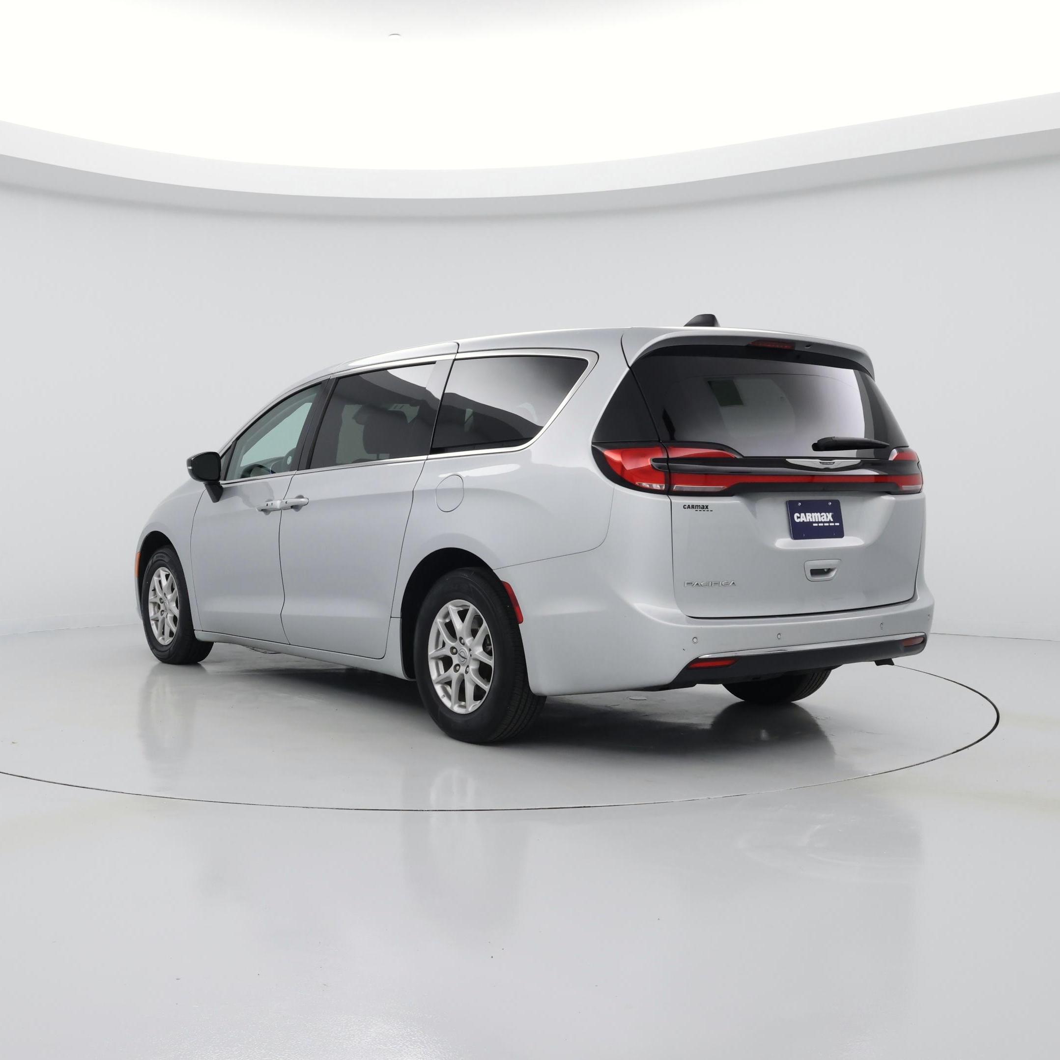 Thumbnail: 2024 Chrysler Pacifica - 2