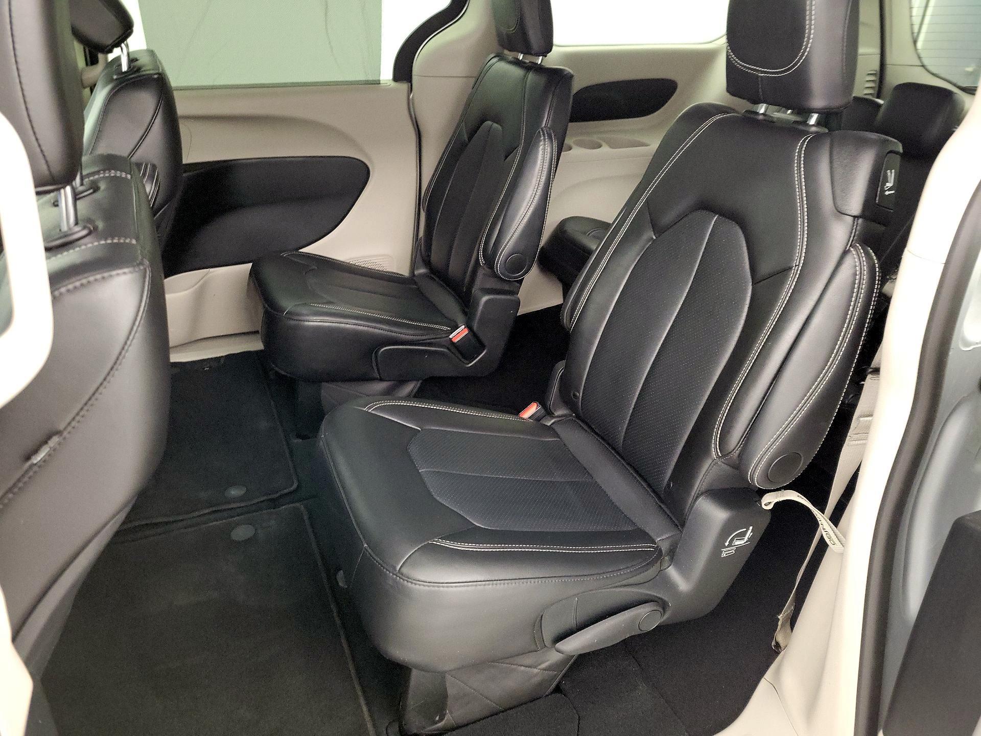 Thumbnail: 2024 Chrysler Pacifica - 19