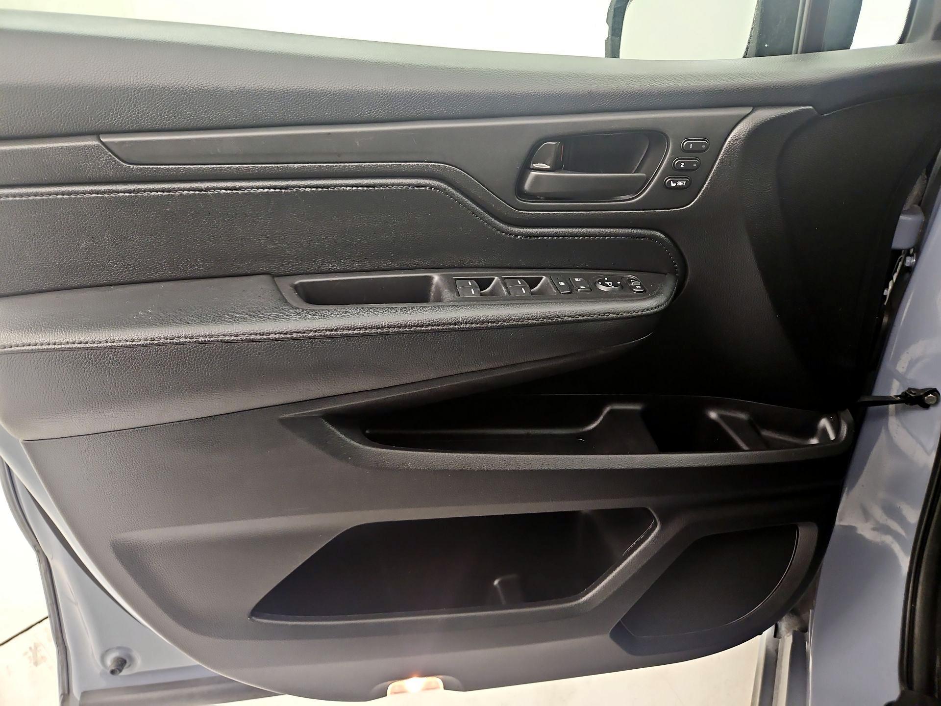 Thumbnail: 2023 Honda Odyssey - 12