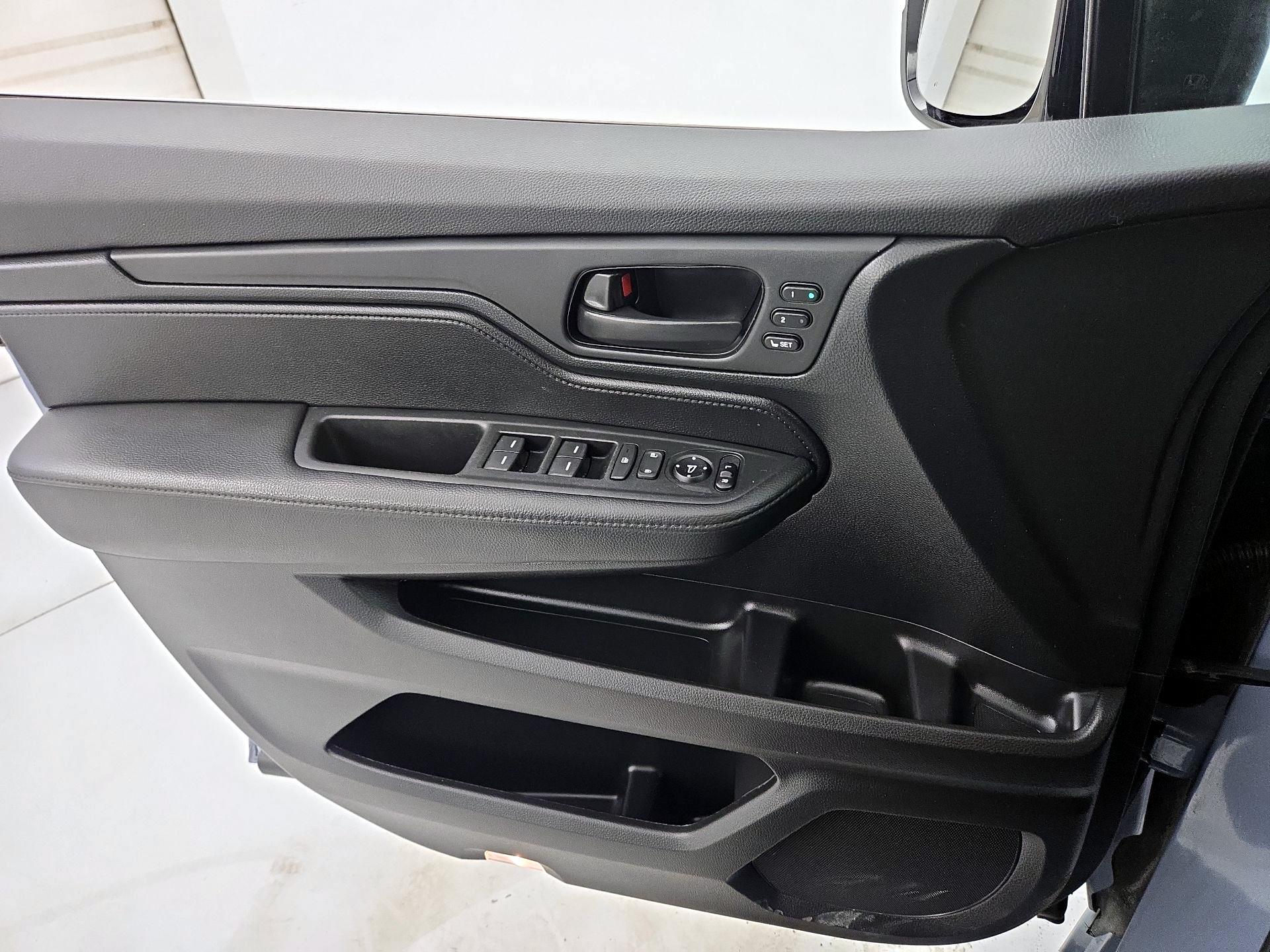 Thumbnail: 2023 Honda Odyssey - 12