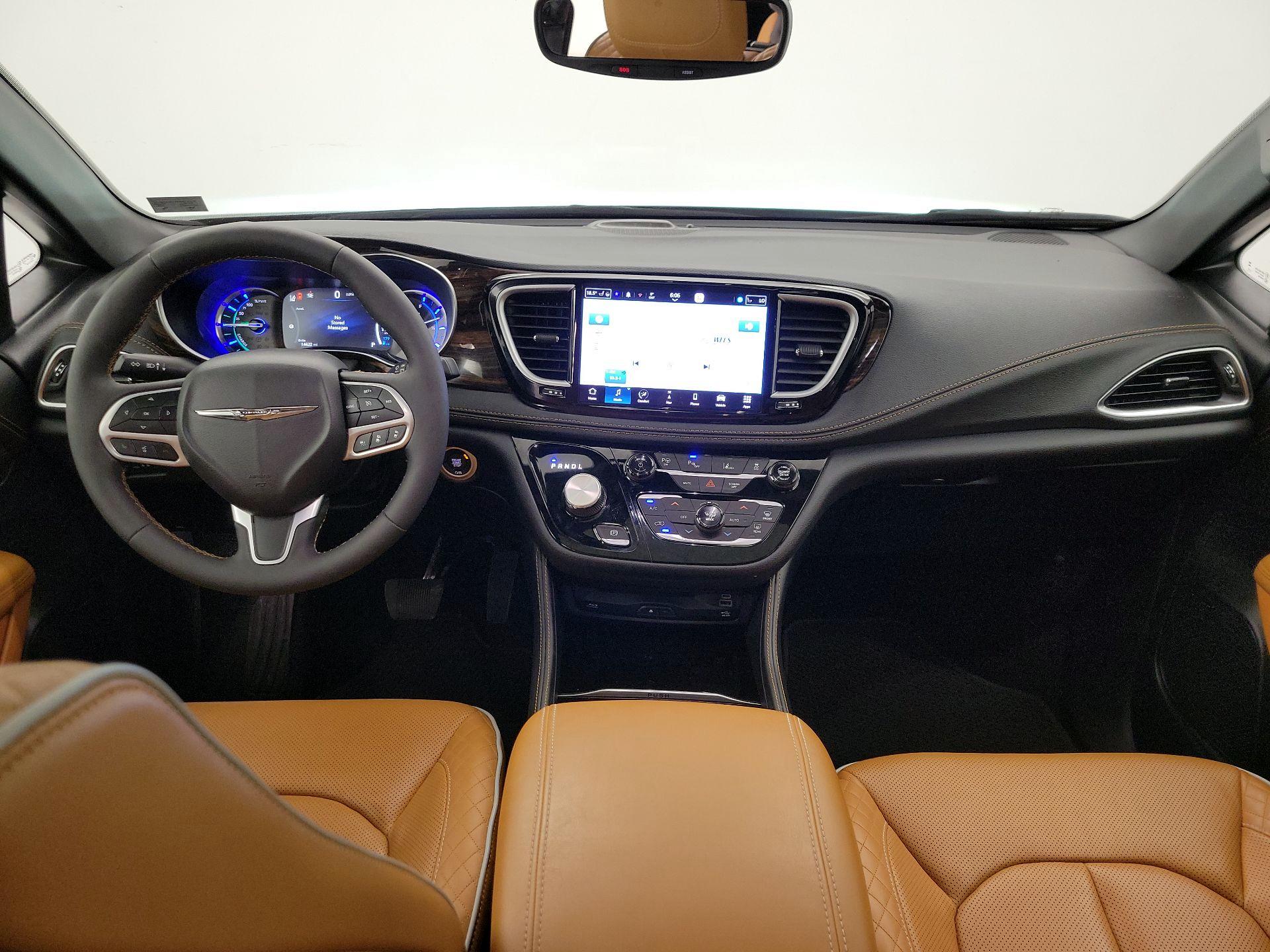 Thumbnail: 2023 Chrysler Pacifica - 9