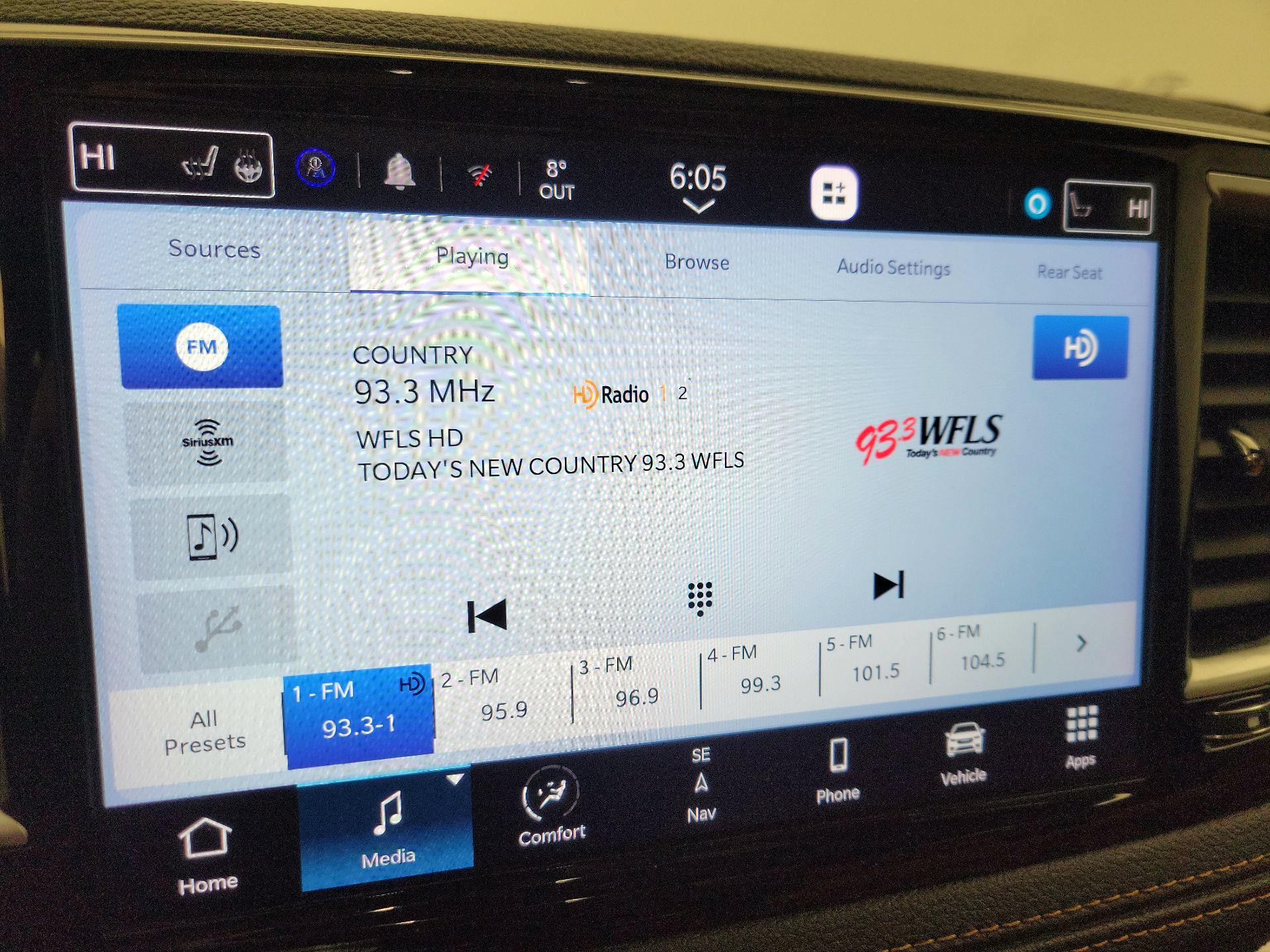 Thumbnail: 2023 Chrysler Pacifica - 16