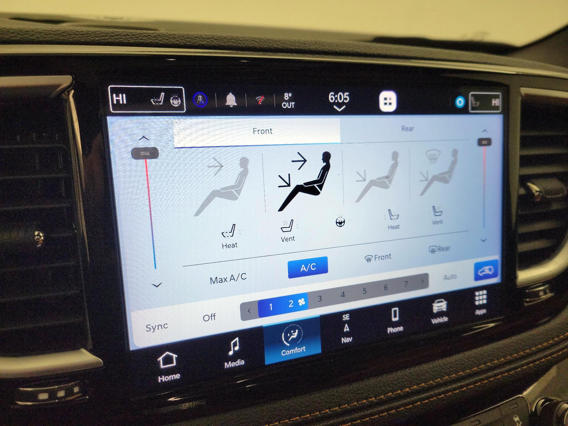 Thumbnail: 2023 Chrysler Pacifica - 17