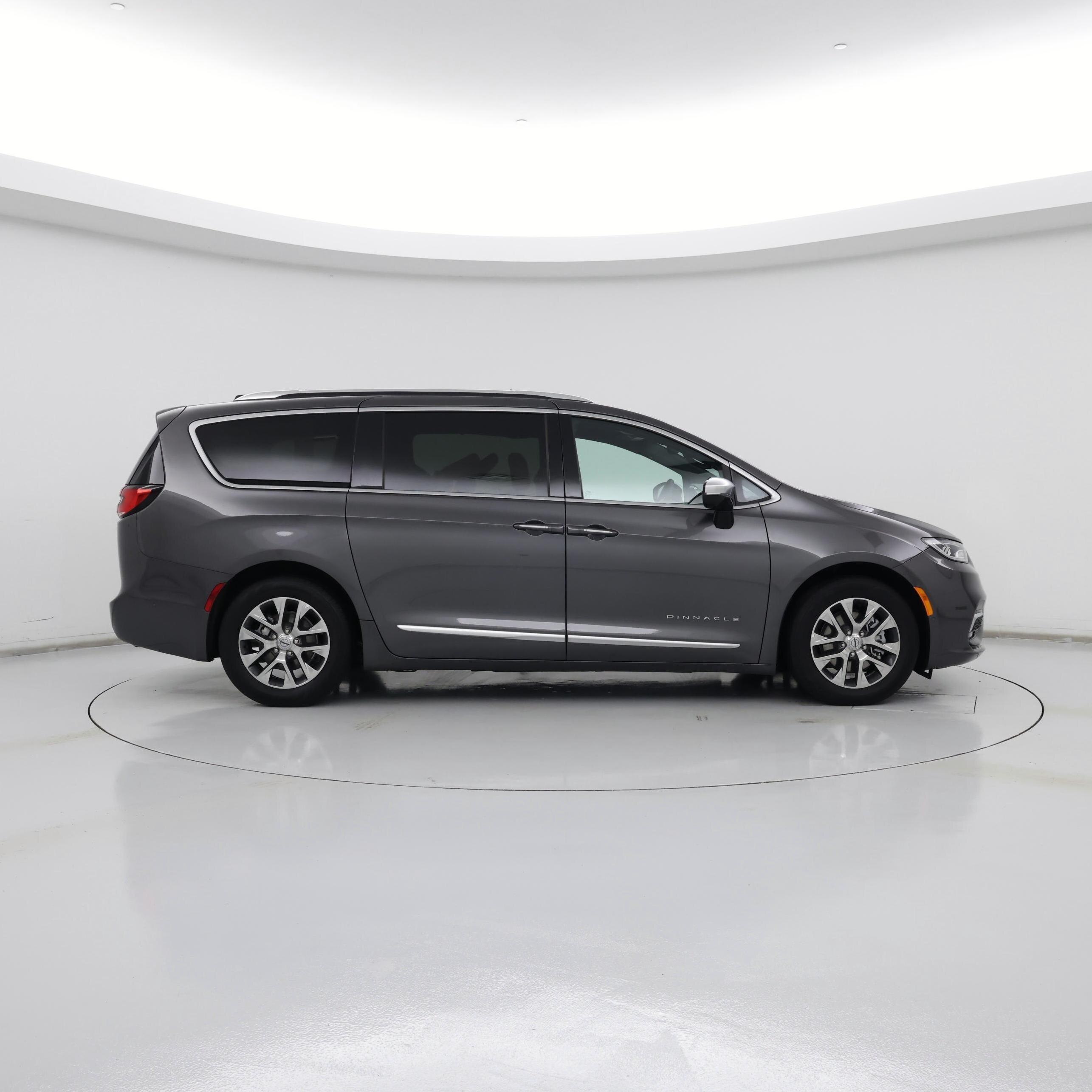 Thumbnail: 2023 Chrysler Pacifica - 7