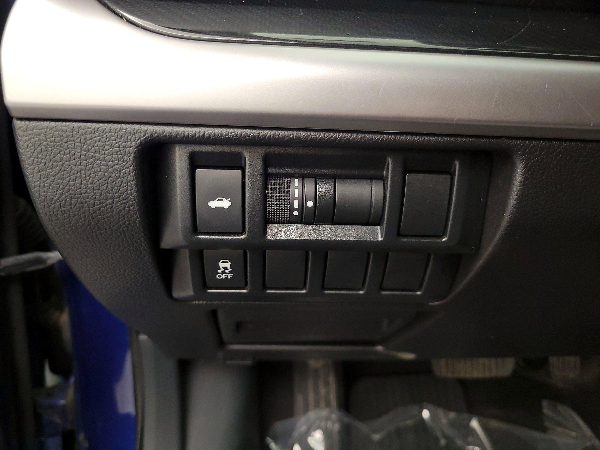 Thumbnail: 2017 Subaru Legacy - 13