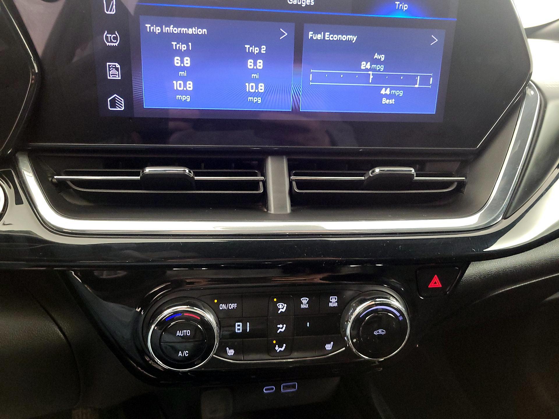 Thumbnail: 2024 Chevrolet Trax - 14