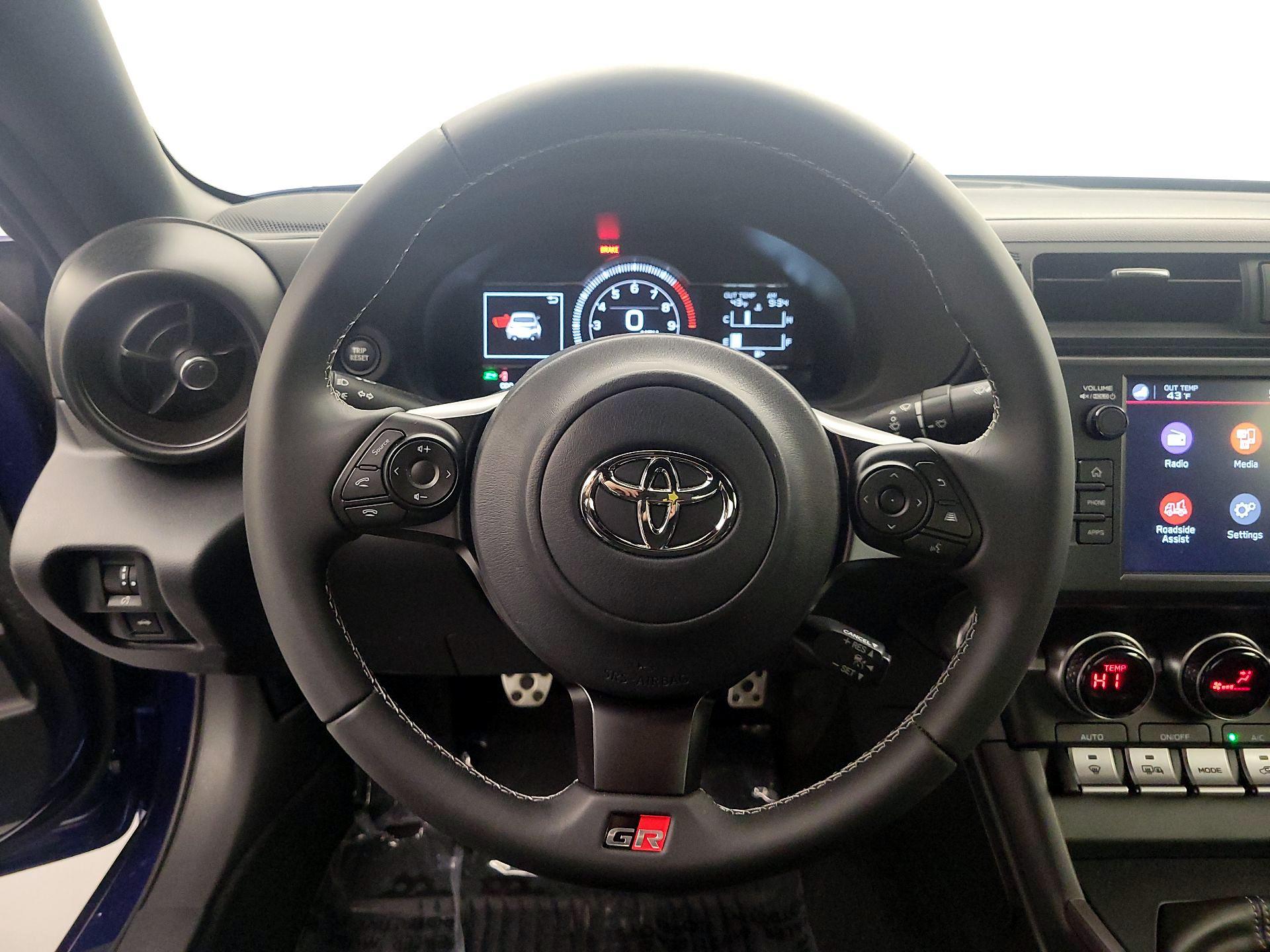 Thumbnail: 2025 Toyota GR86 - 10