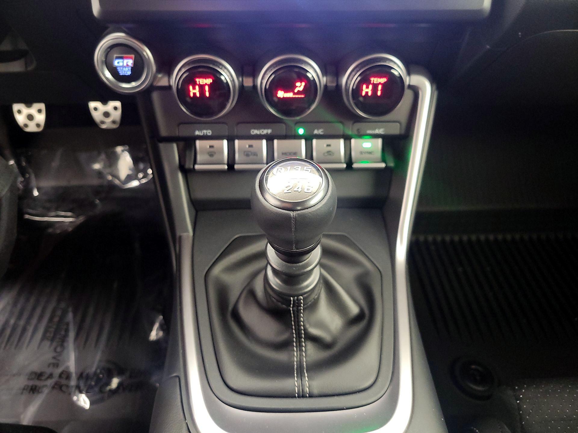 Thumbnail: 2025 Toyota GR86 - 17