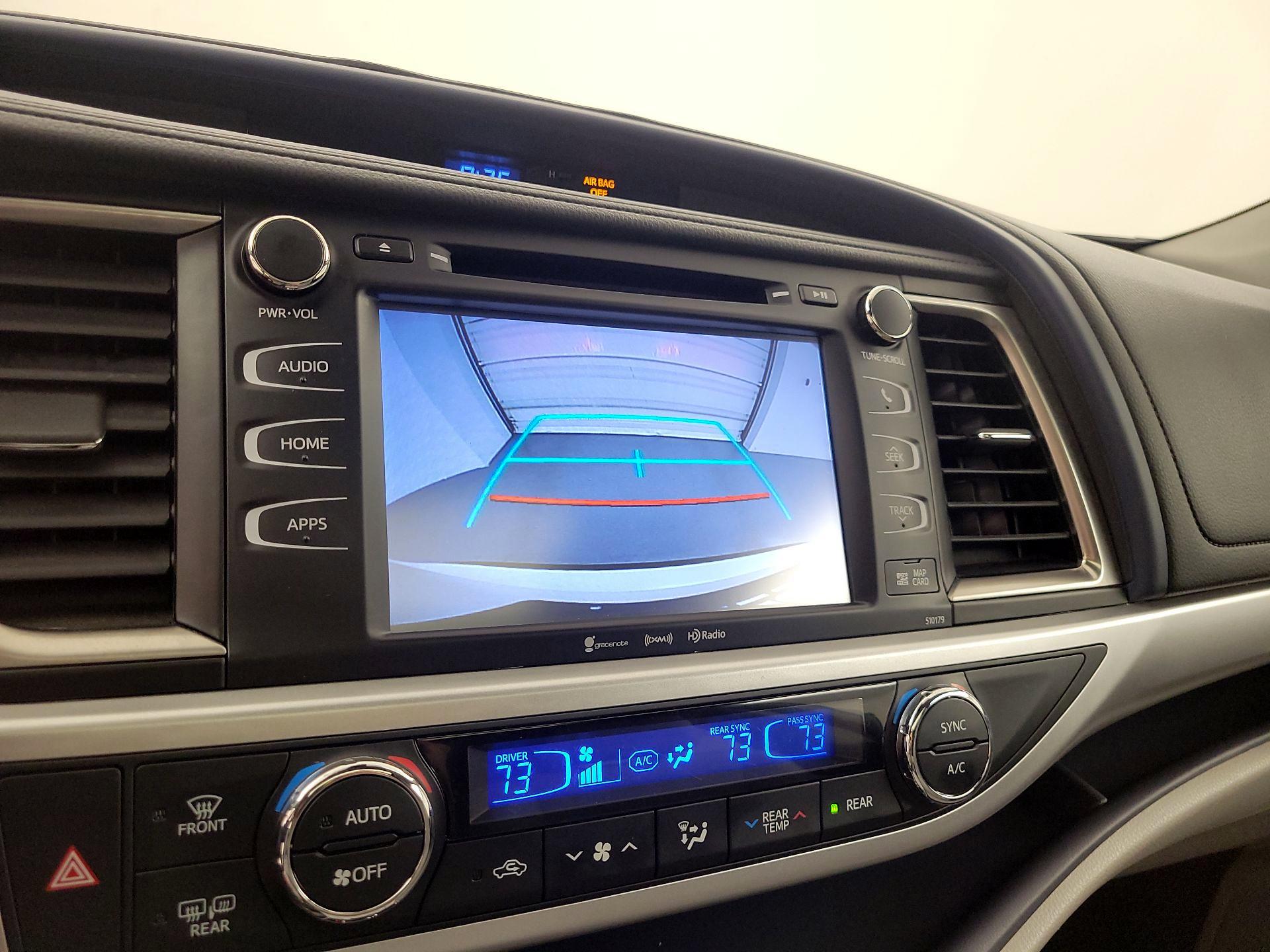 Thumbnail: 2018 Toyota Highlander - 14