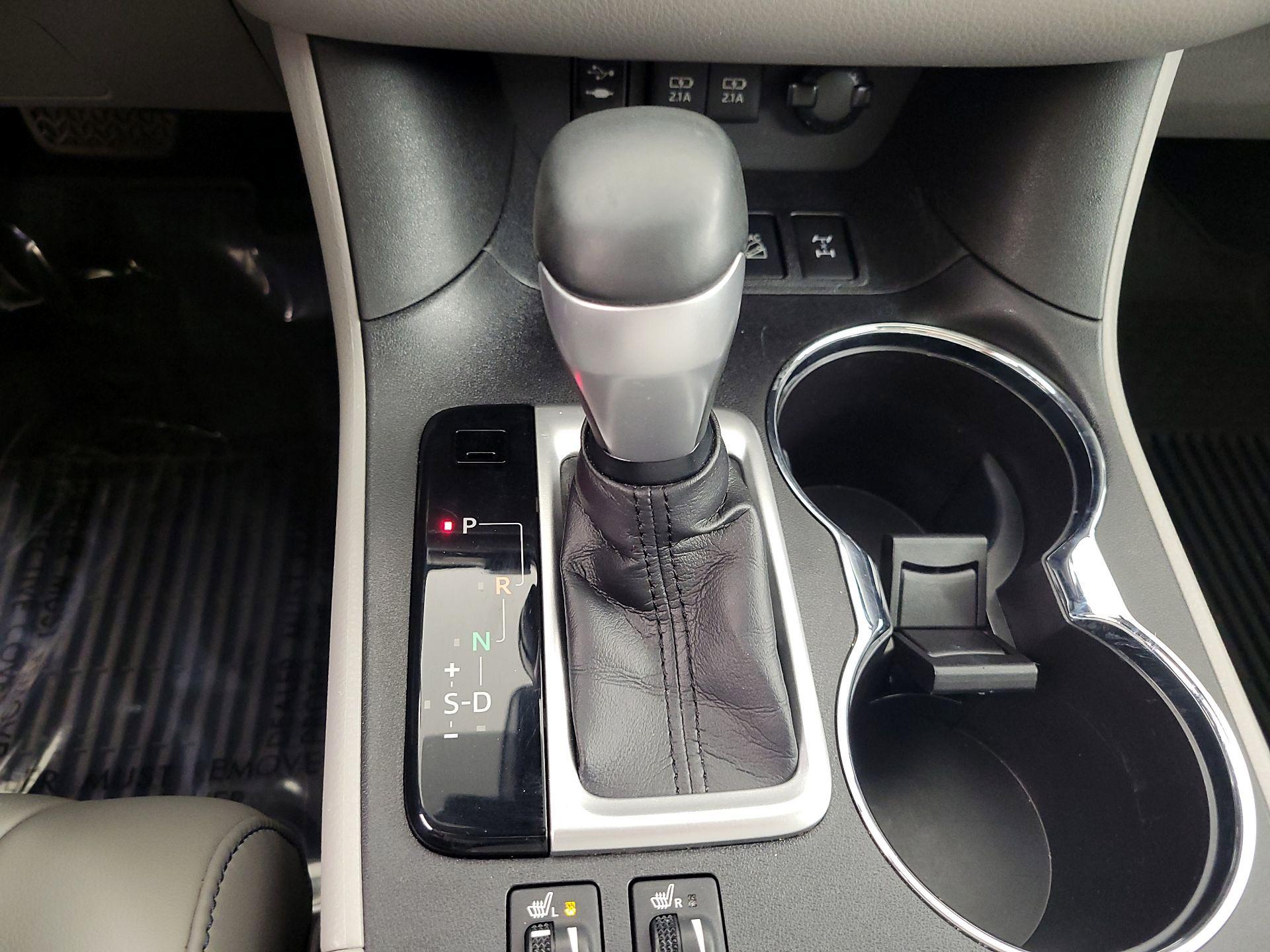 Thumbnail: 2018 Toyota Highlander - 17