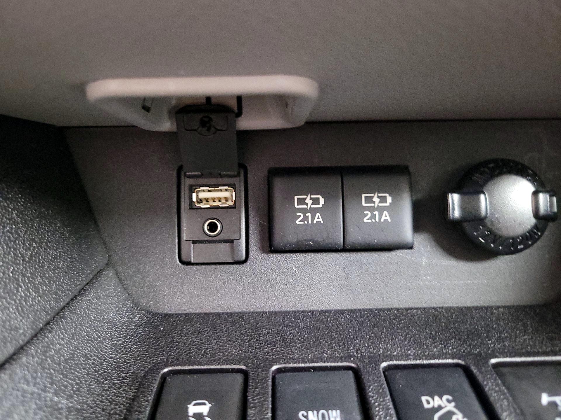 Thumbnail: 2018 Toyota Highlander - 18