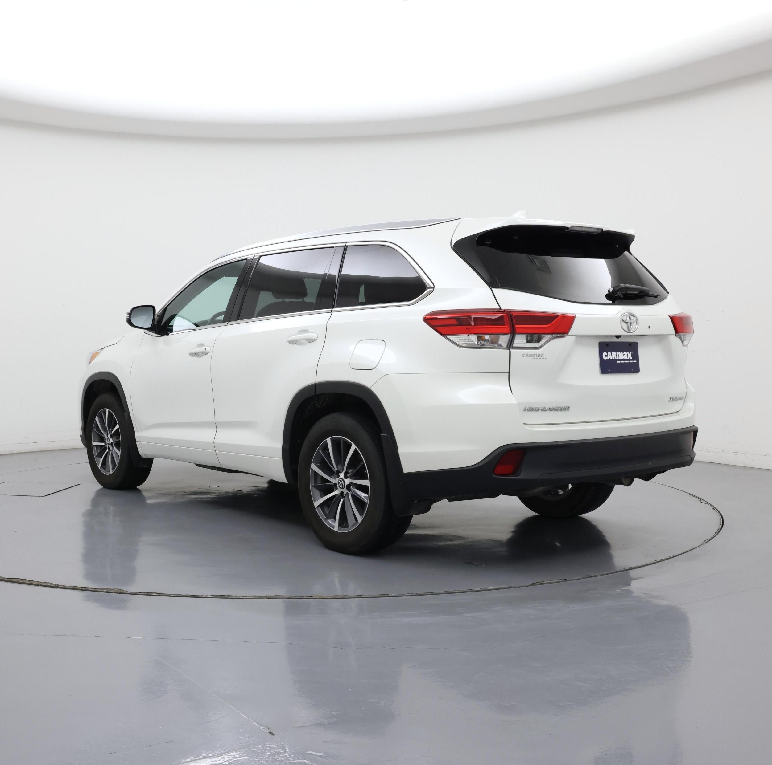 Thumbnail: 2018 Toyota Highlander - 2