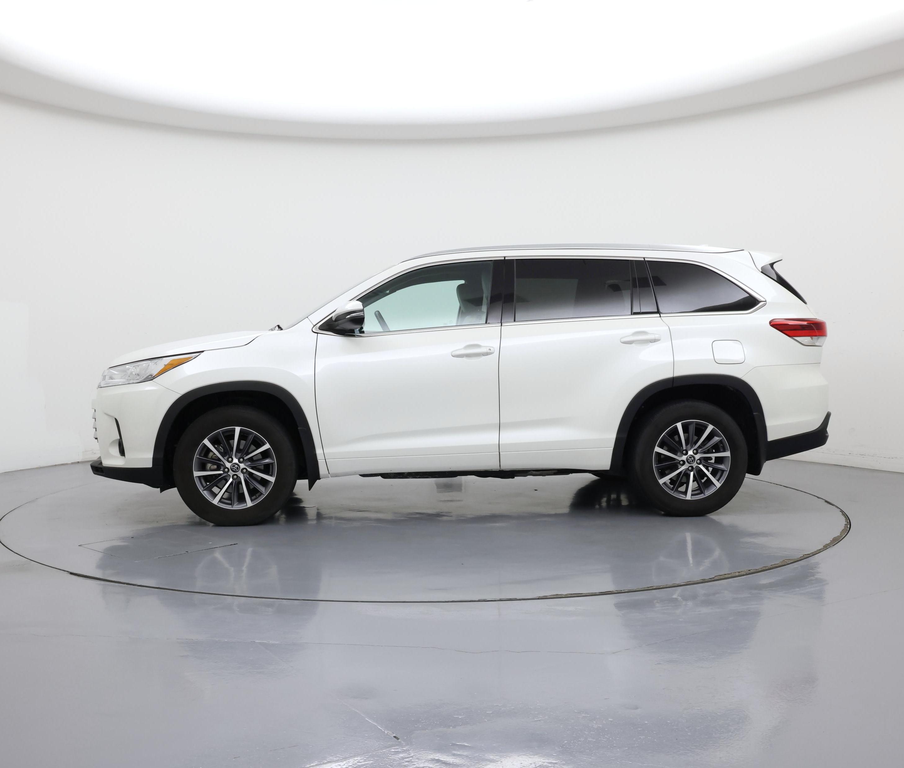 Thumbnail: 2018 Toyota Highlander - 3