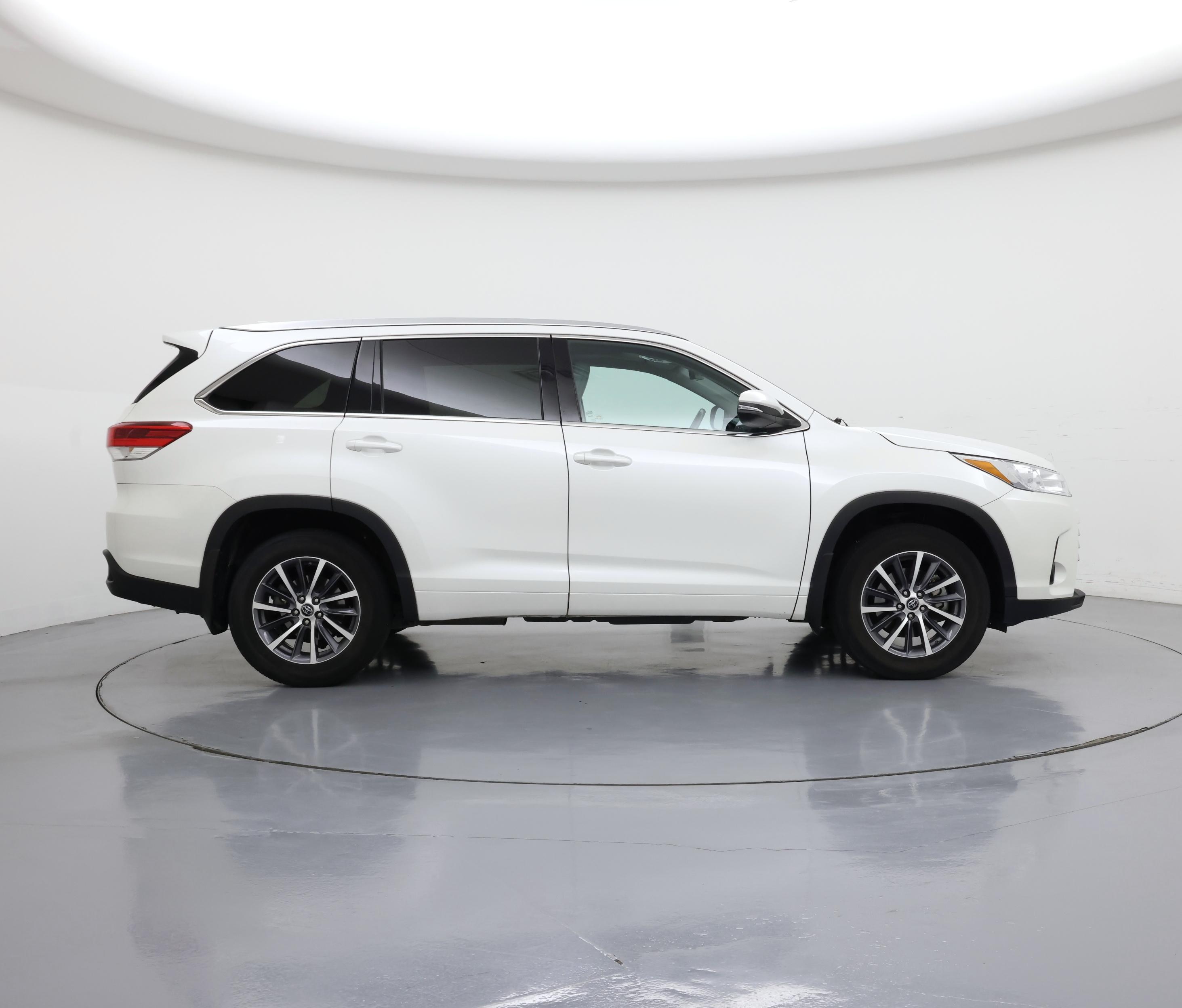 Thumbnail: 2018 Toyota Highlander - 7