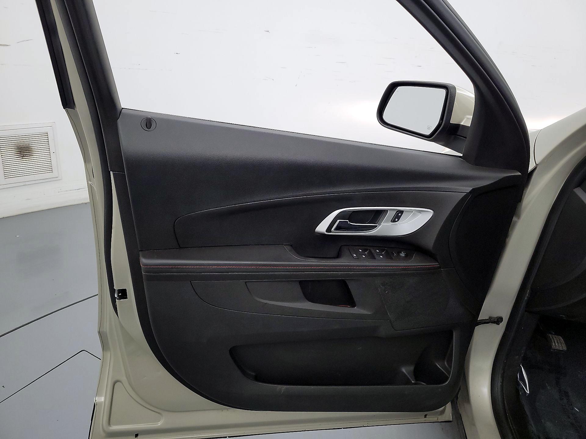Thumbnail: 2015 Chevrolet Equinox - 12