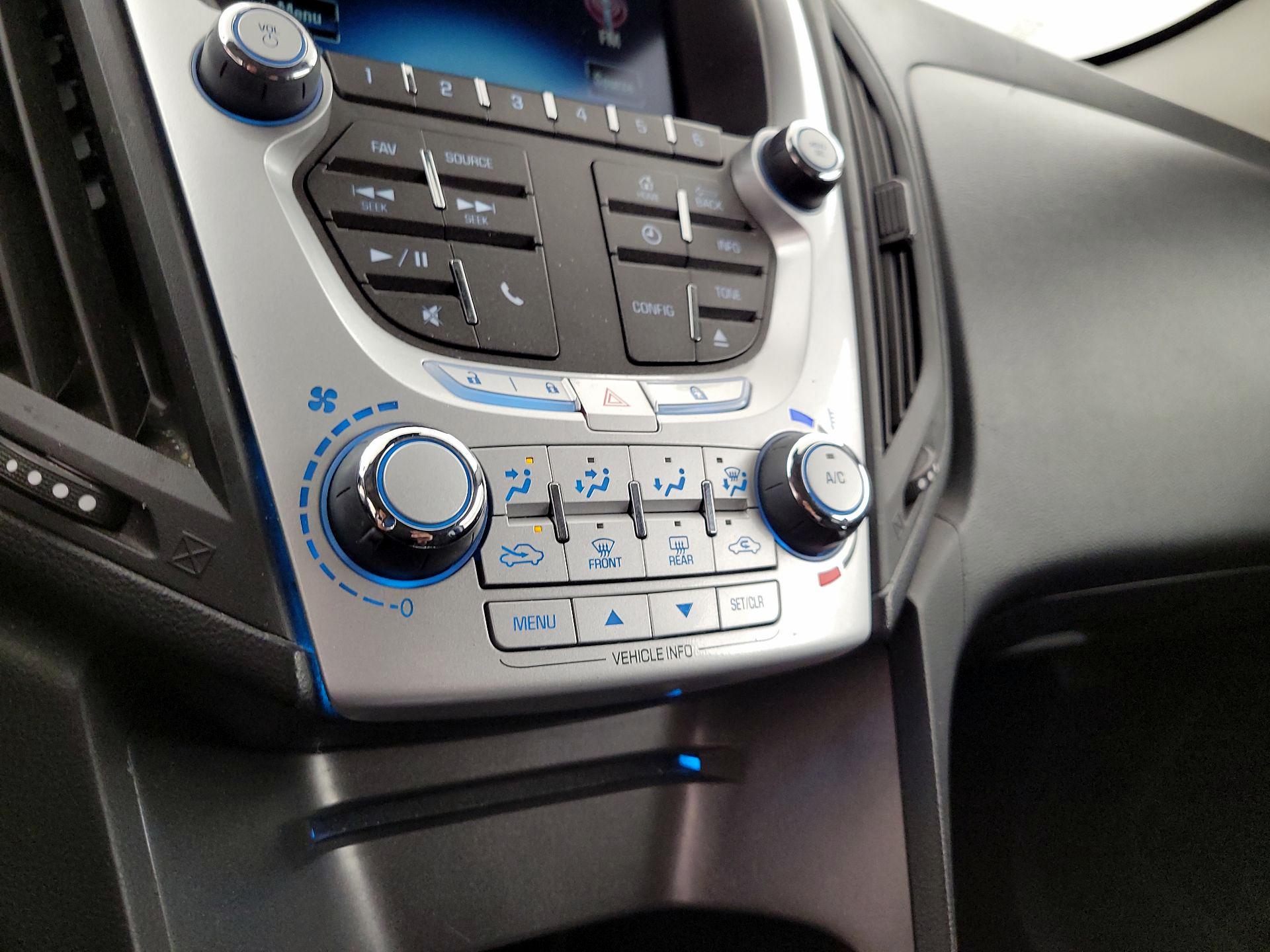 Thumbnail: 2015 Chevrolet Equinox - 15