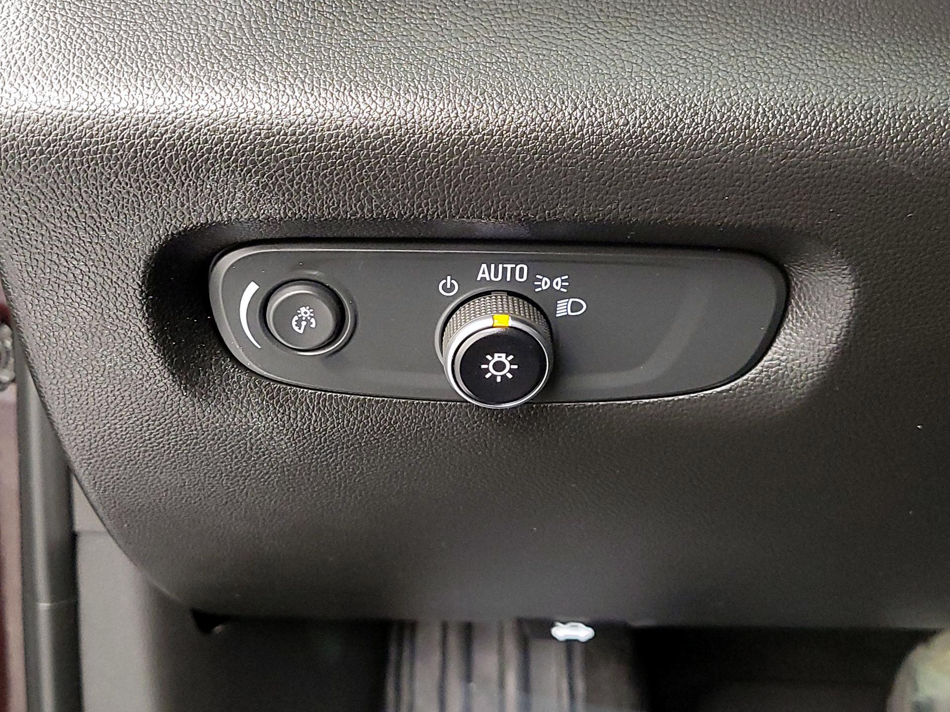 Thumbnail: 2023 Chevrolet Traverse - 13